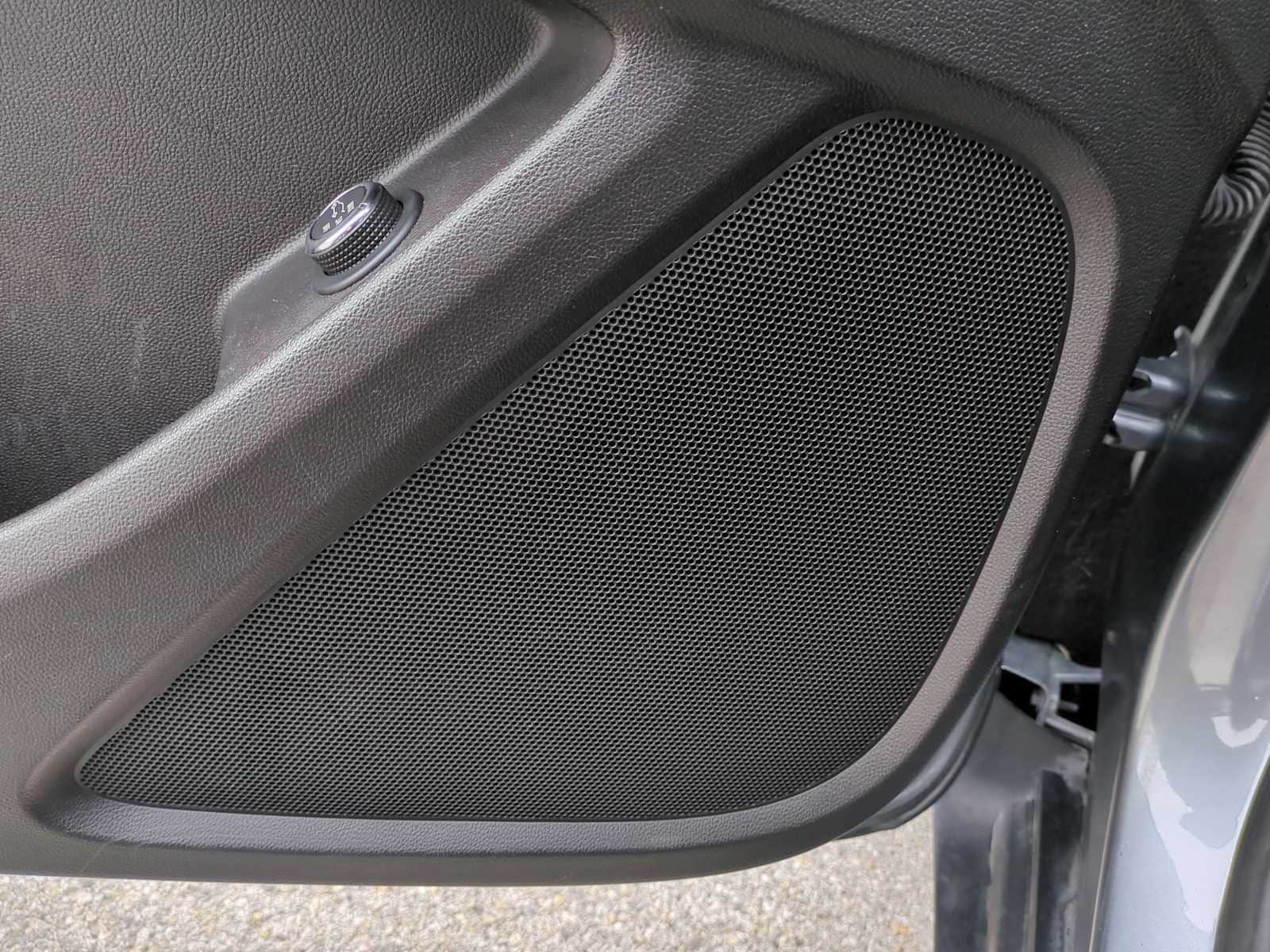 Thumbnail: 2021 Chevrolet Traverse - 24