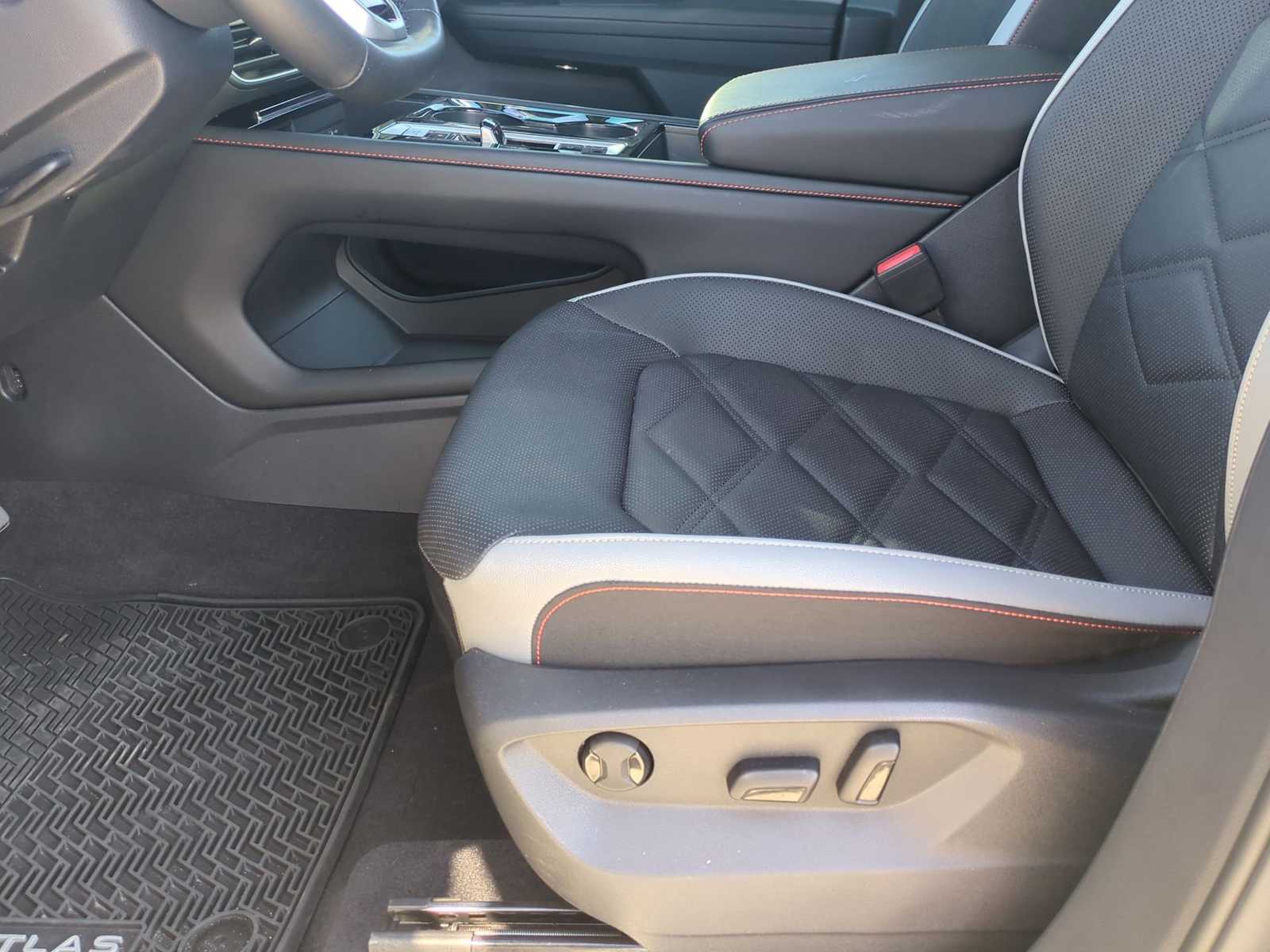 Thumbnail: 2024 Volkswagen Atlas - 19