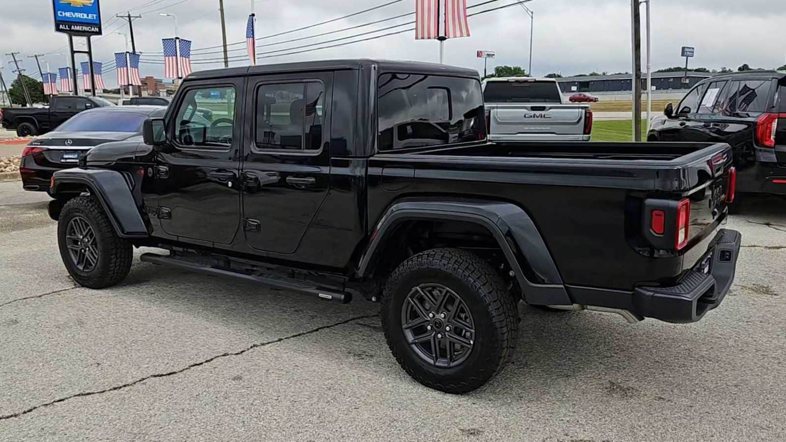 Thumbnail: 2025 Jeep Gladiator - 5