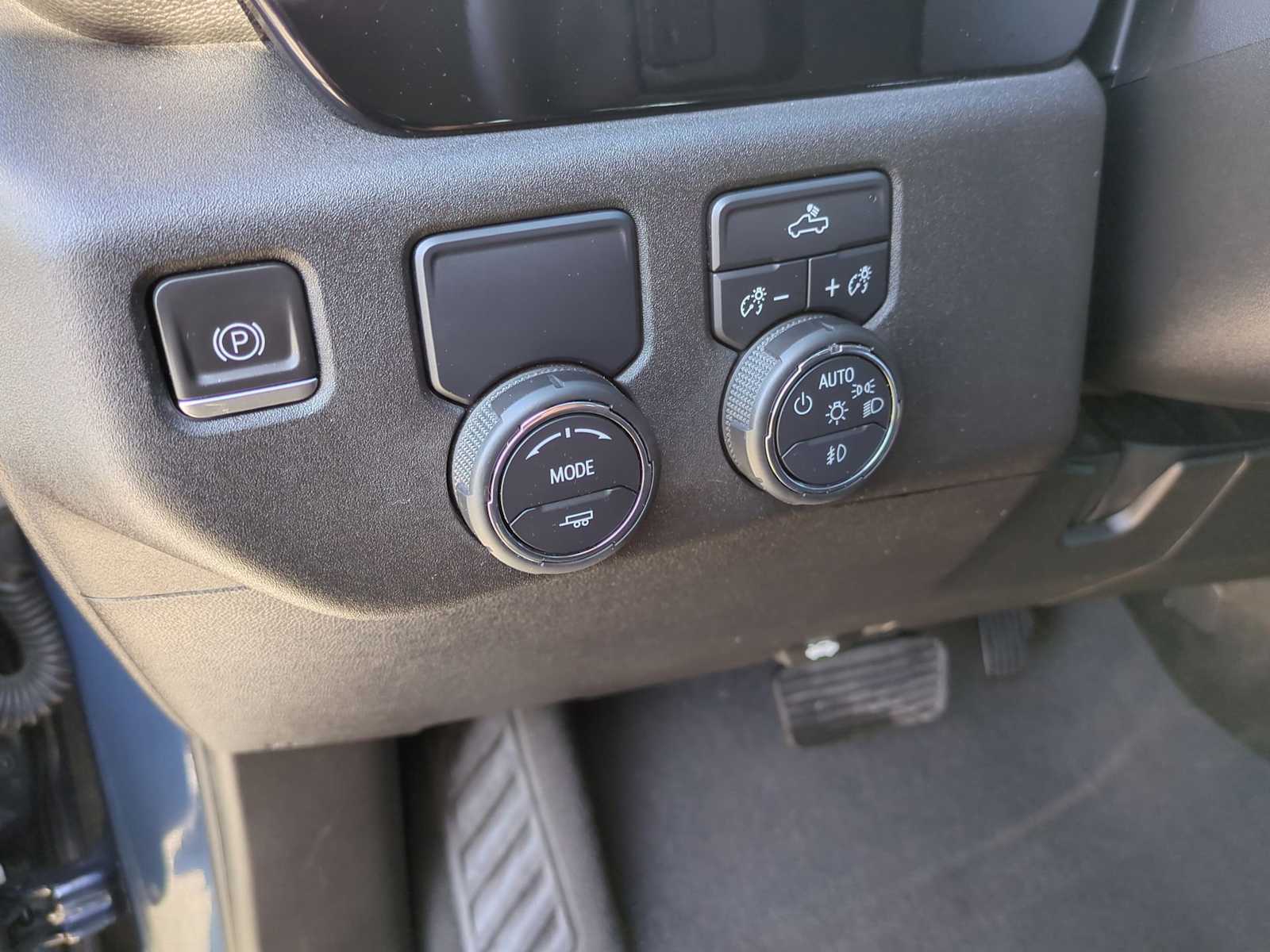 Thumbnail: 2023 Chevrolet Silverado 1500 - 35