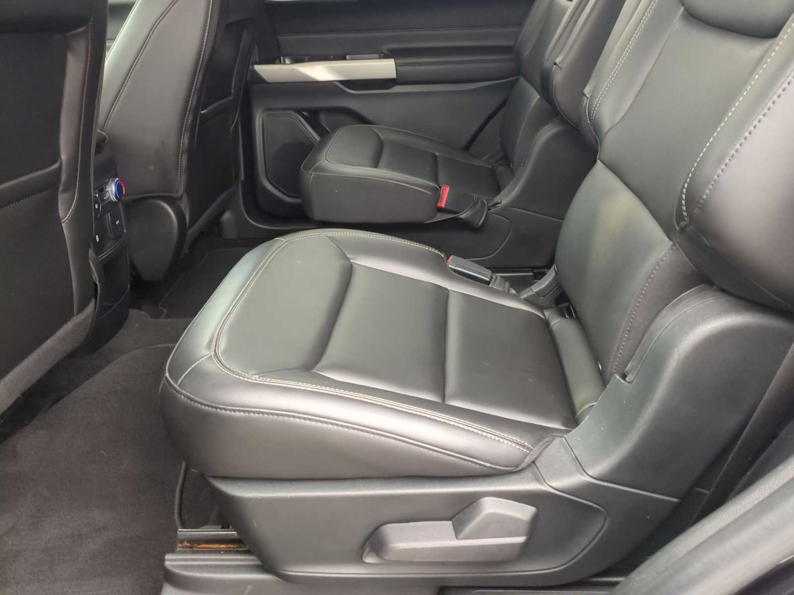 Thumbnail: 2021 Ford Explorer - 24