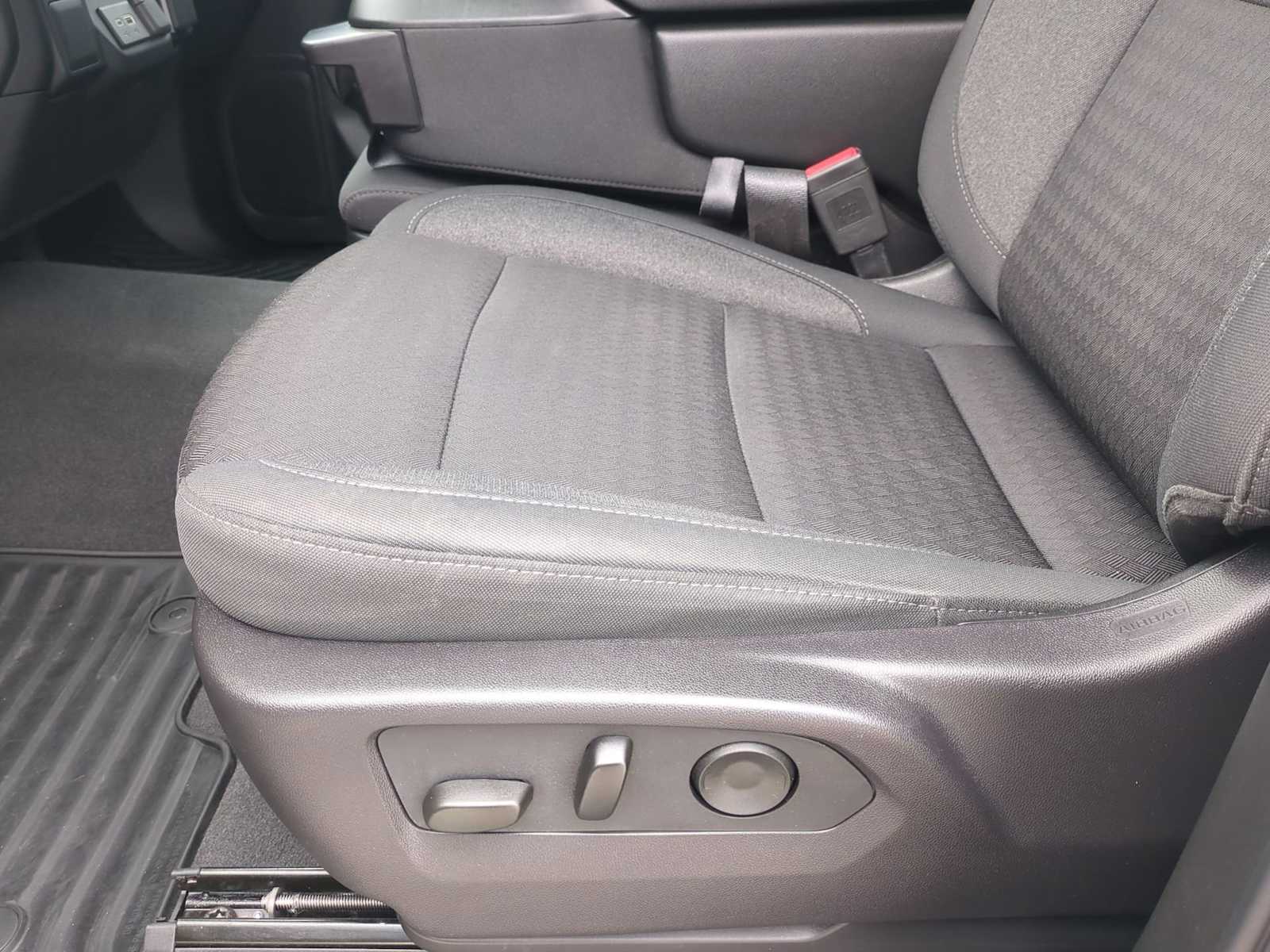 Thumbnail: 2024 Chevrolet Silverado 1500 - 18