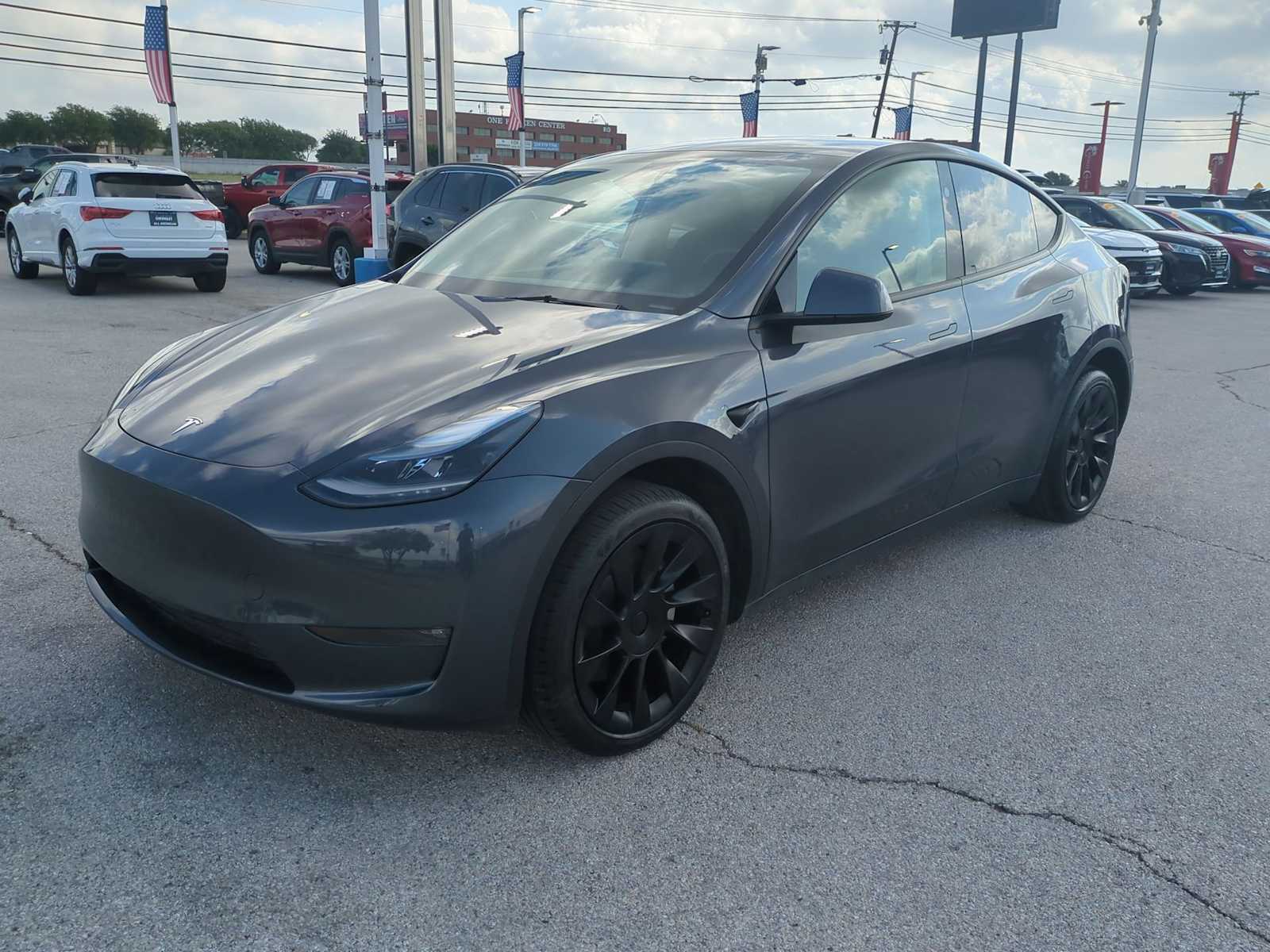 Thumbnail: 2023 Tesla Model Y - 4