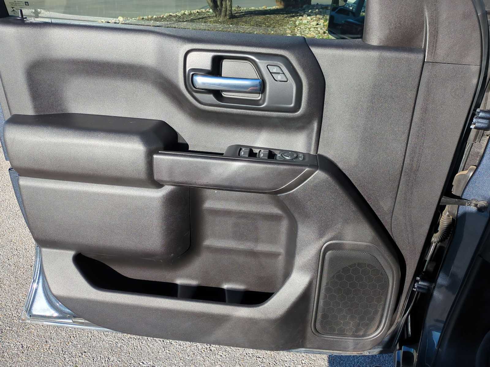 Thumbnail: 2020 Chevrolet Silverado 1500 - 21