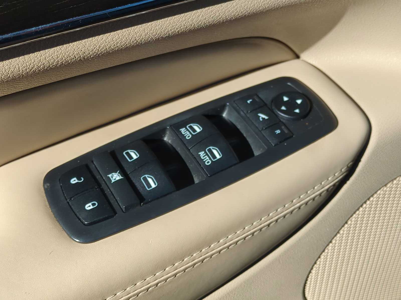 Thumbnail: 2019 Jeep Grand Cherokee - 24