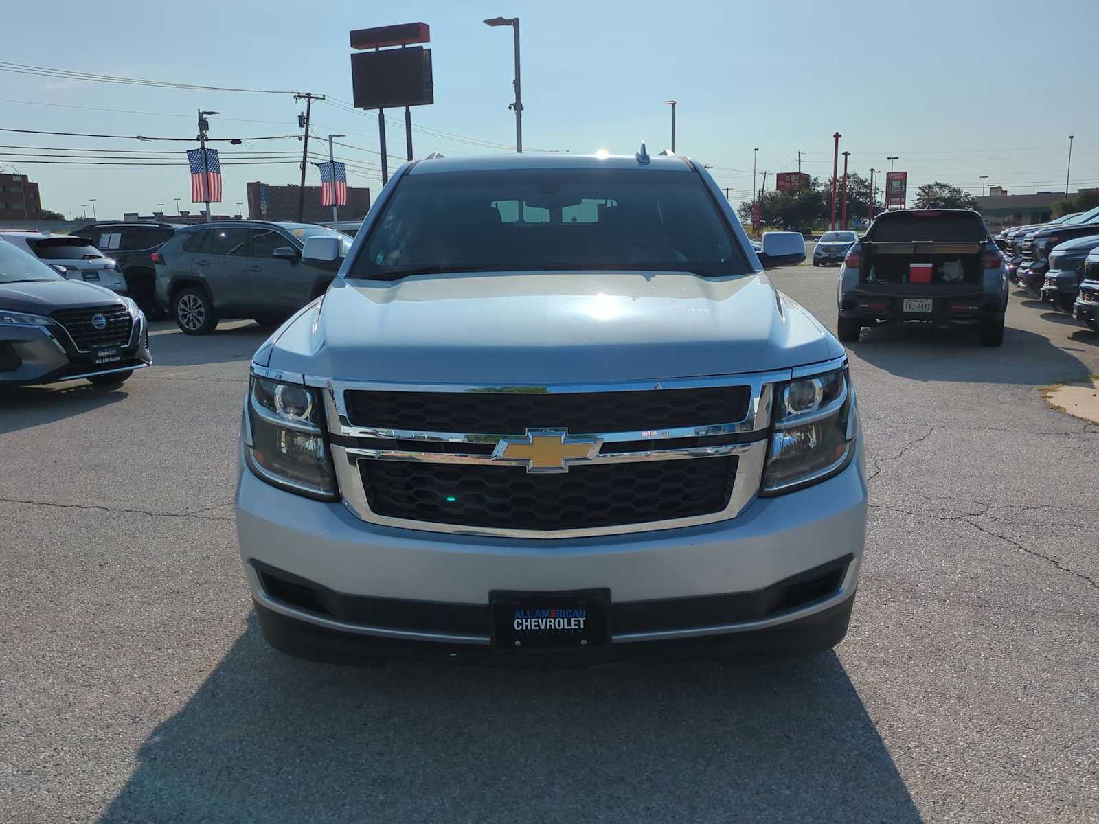 Thumbnail: 2019 Chevrolet Suburban - 3