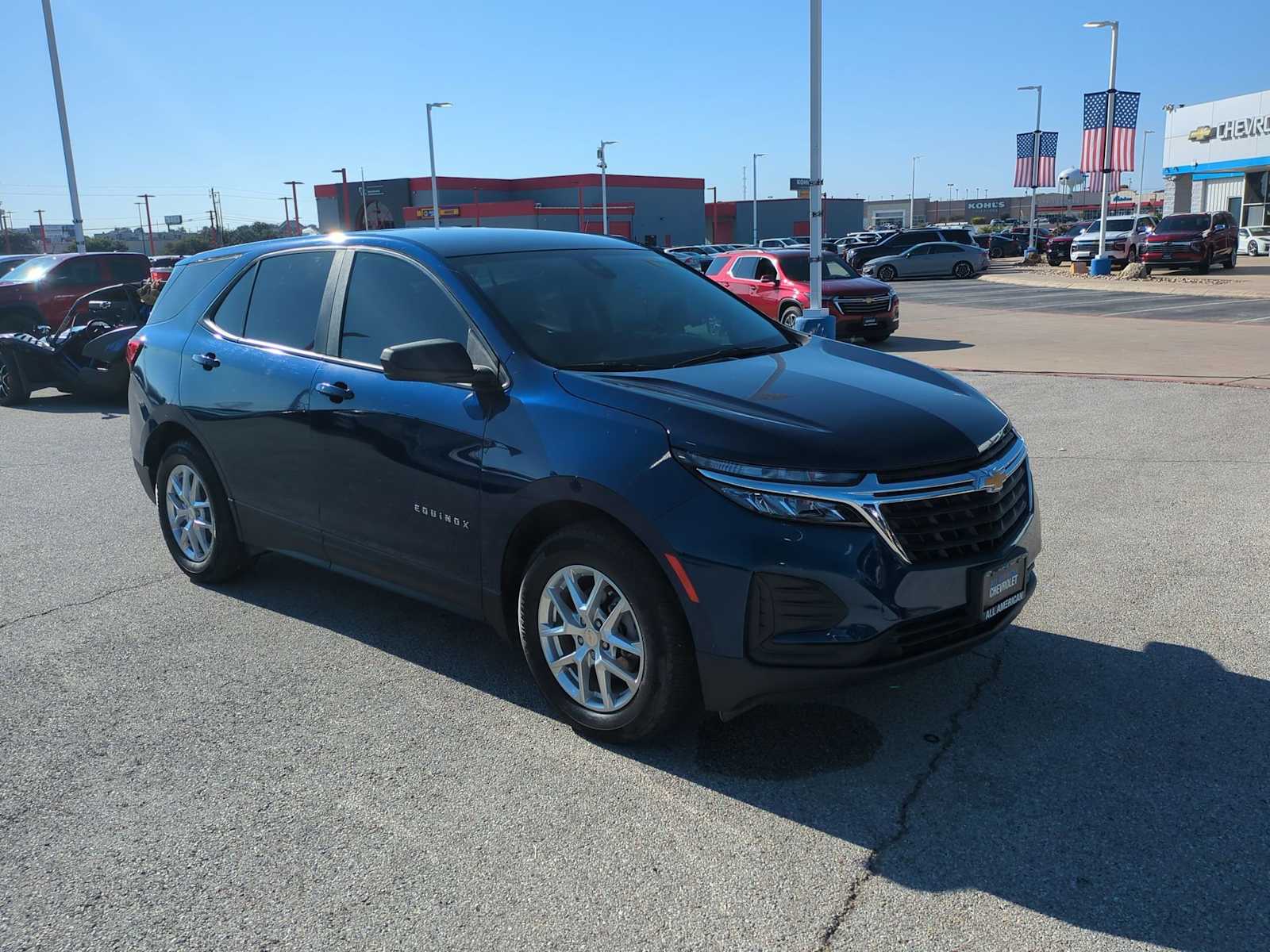 2022 Chevrolet Equinox LS photo 2