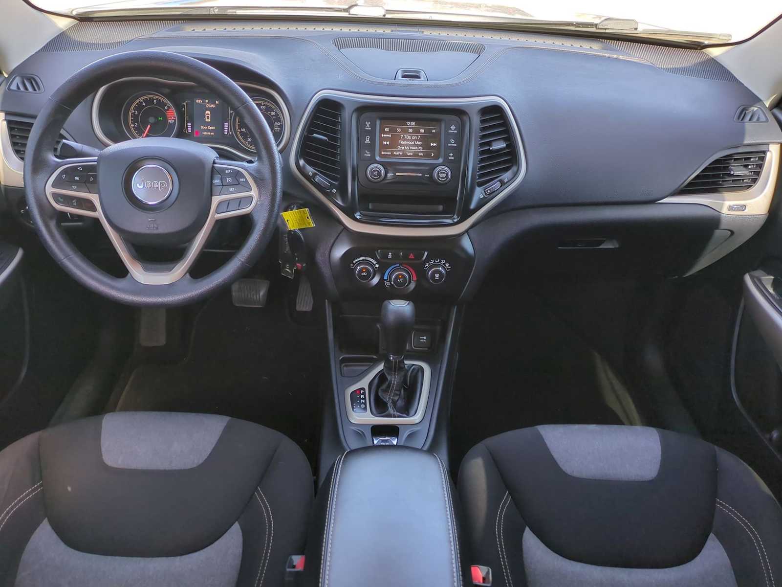 Thumbnail: 2017 Jeep Cherokee - 18