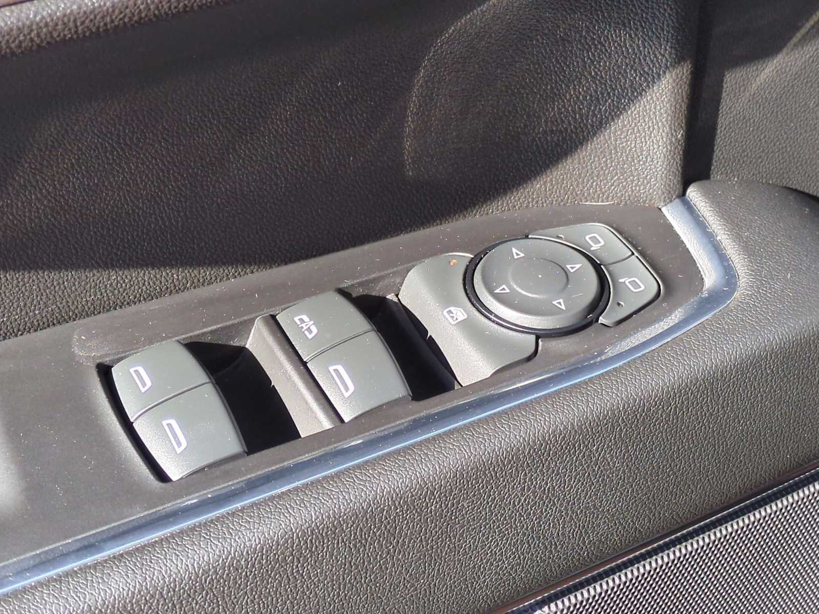 Thumbnail: 2023 Chevrolet Silverado 1500 - 23