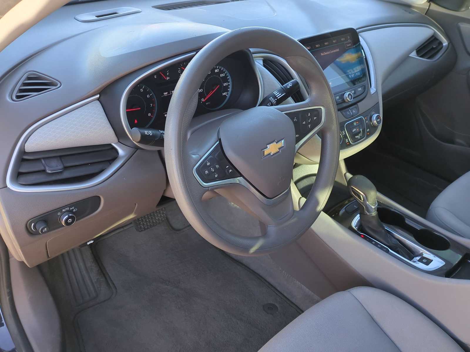 Thumbnail: 2023 Chevrolet Malibu - 10