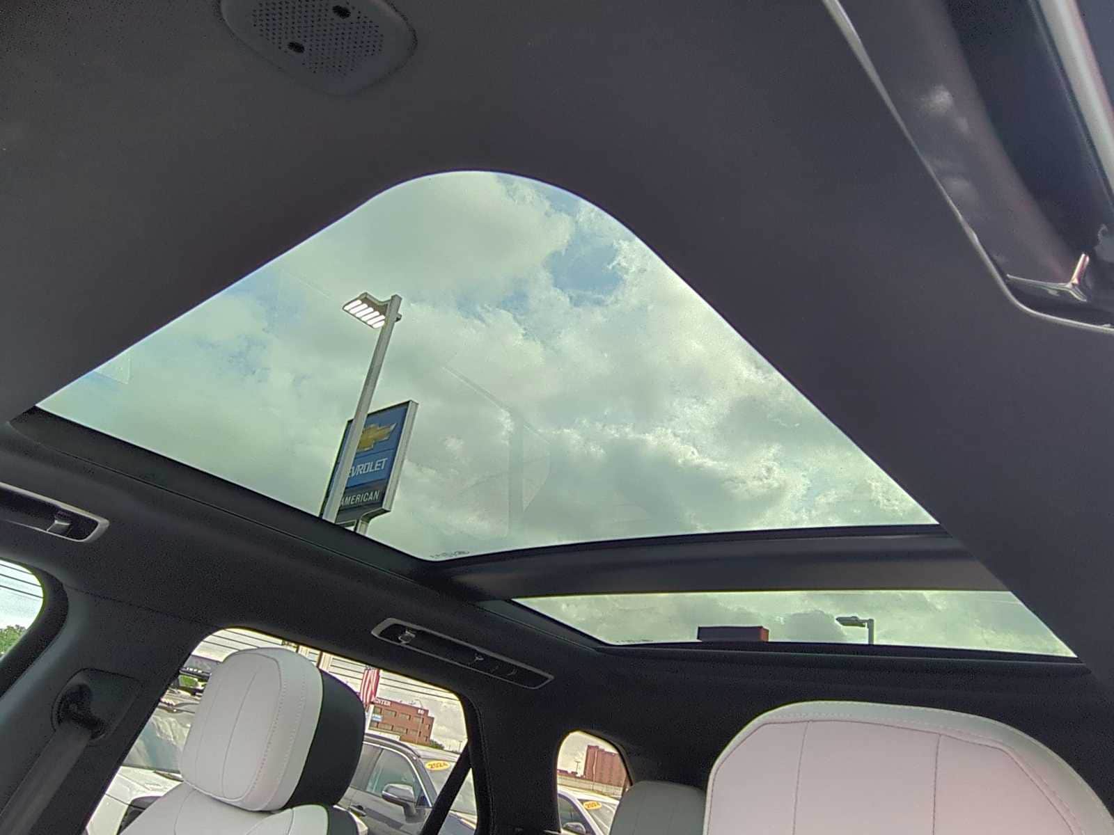 Thumbnail: 2025 Land Rover Range Rover Sport - 18