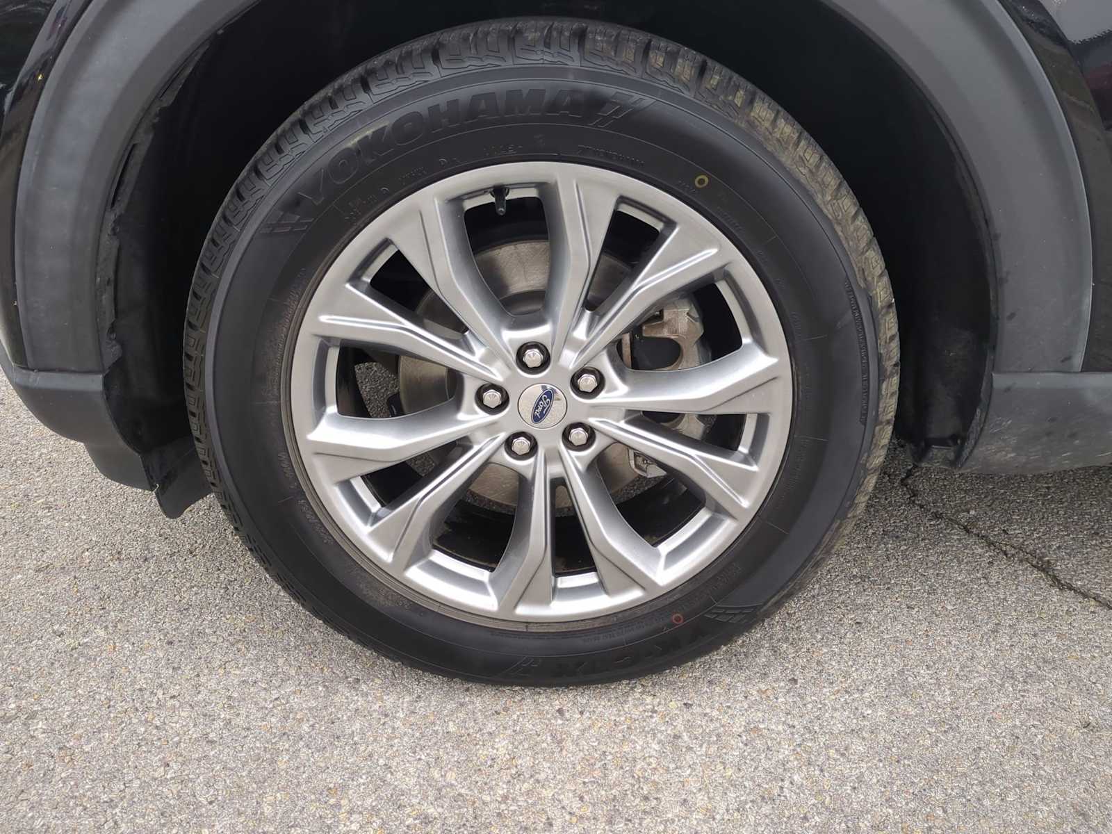 Thumbnail: 2021 Ford Explorer - 32