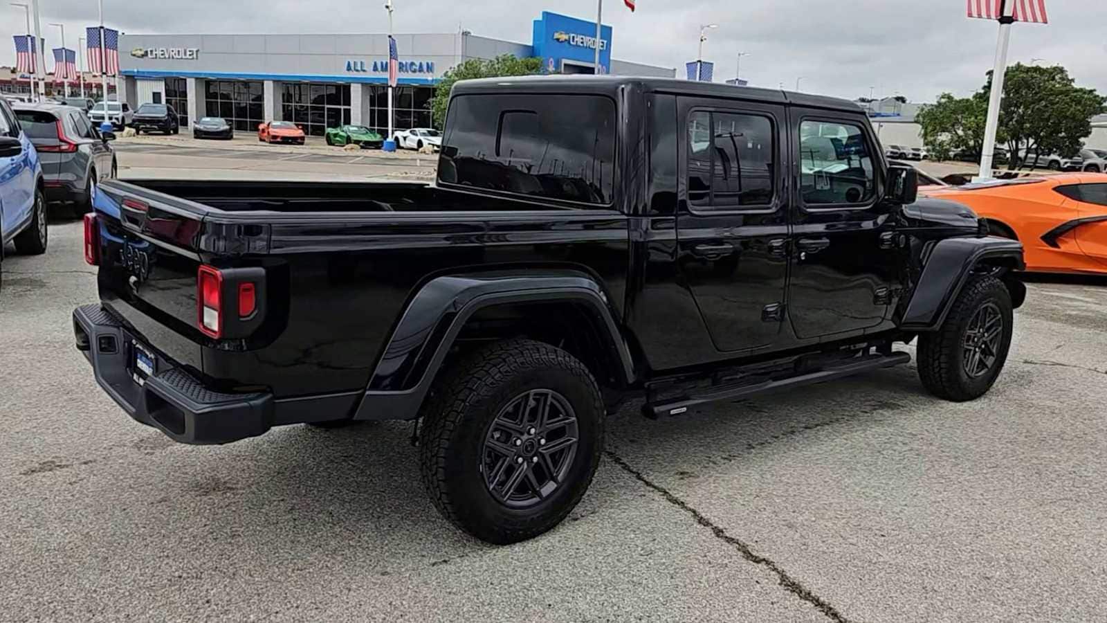 Thumbnail: 2025 Jeep Gladiator - 7