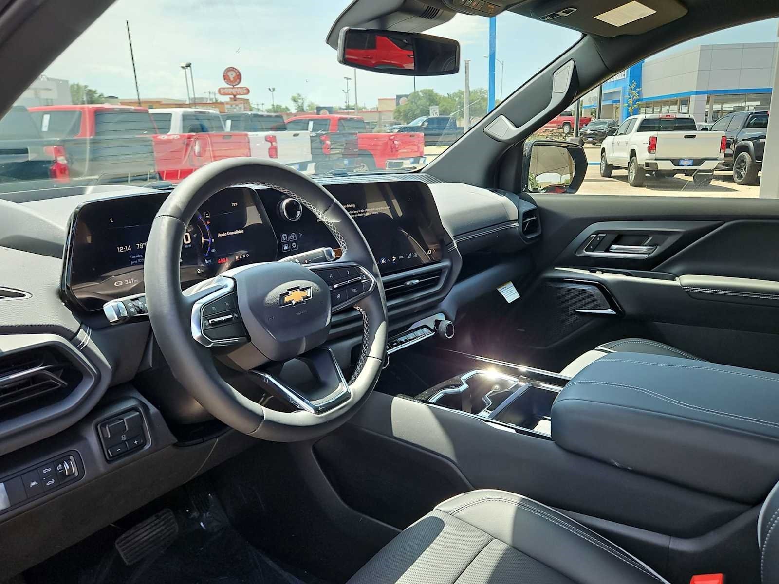 Thumbnail: 2025 Chevrolet Silverado EV - 2