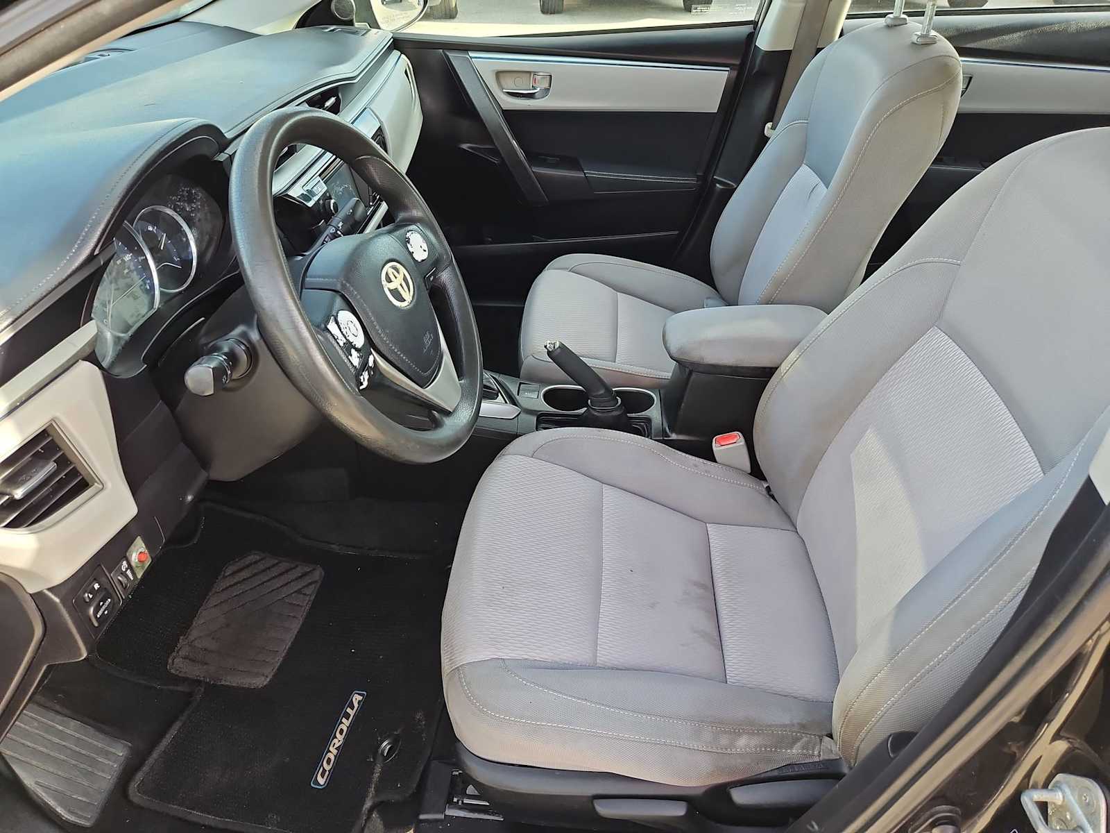 Thumbnail: 2015 Toyota Corolla - 17