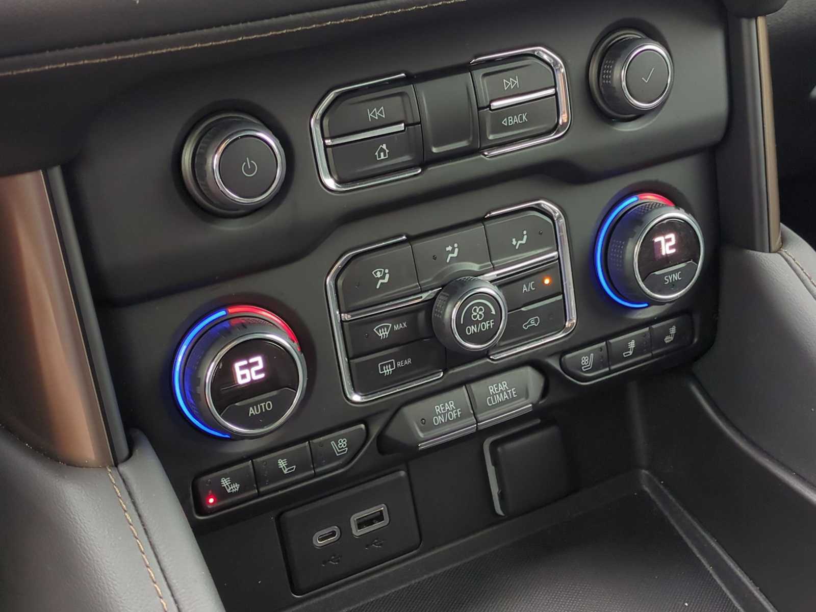 Thumbnail: 2022 Chevrolet Tahoe - 18