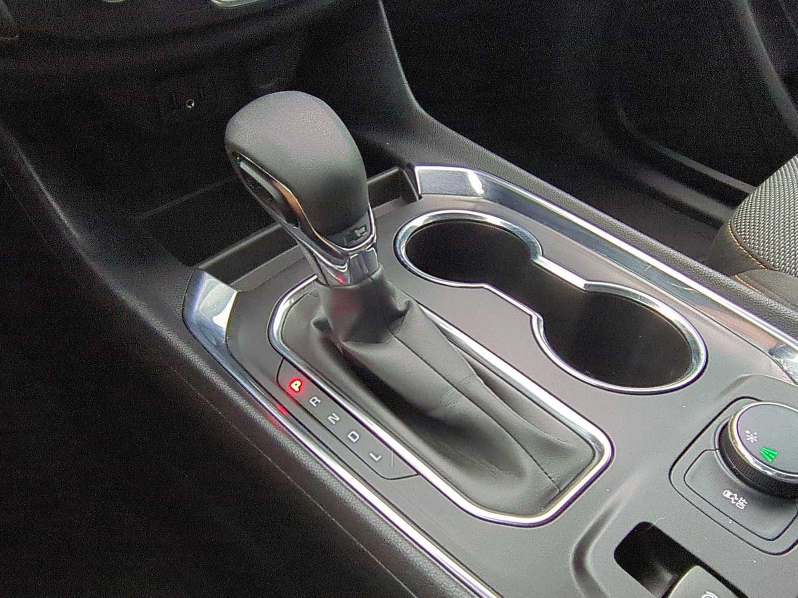 Thumbnail: 2021 Chevrolet Traverse - 16