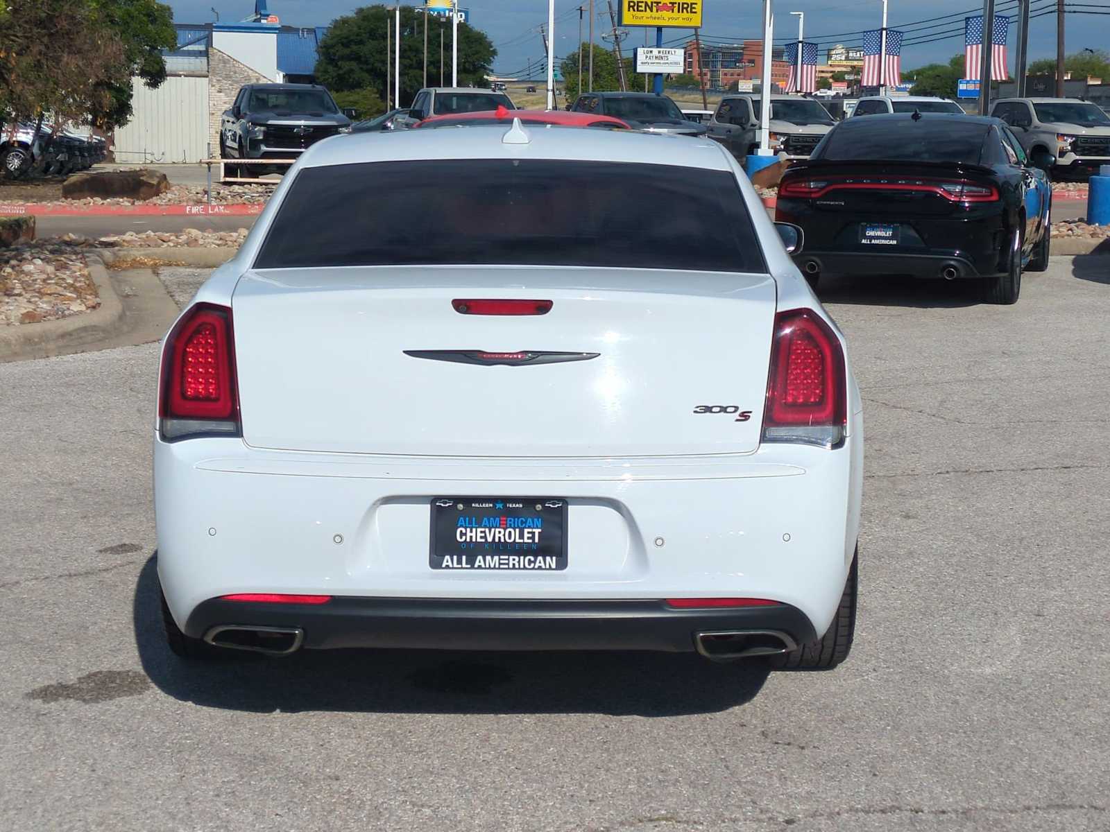 Thumbnail: 2022 Chrysler 300 - 7