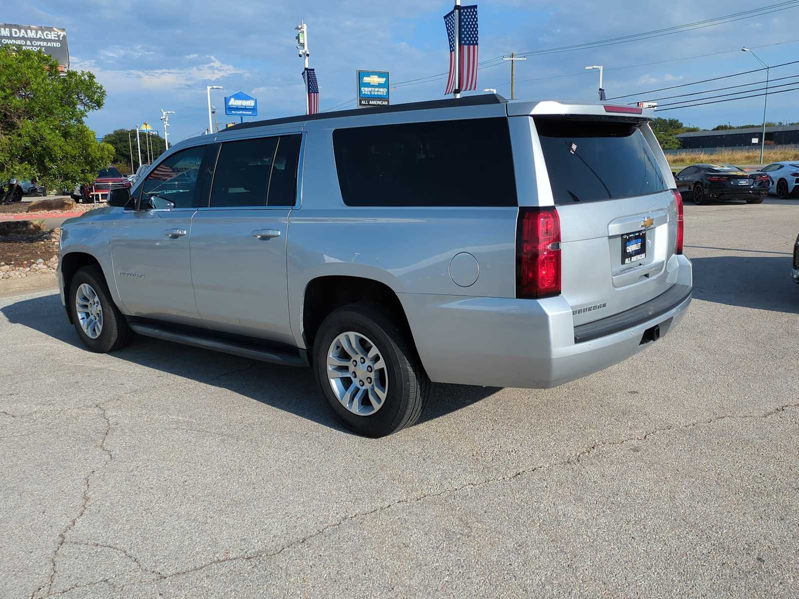 Thumbnail: 2019 Chevrolet Suburban - 6