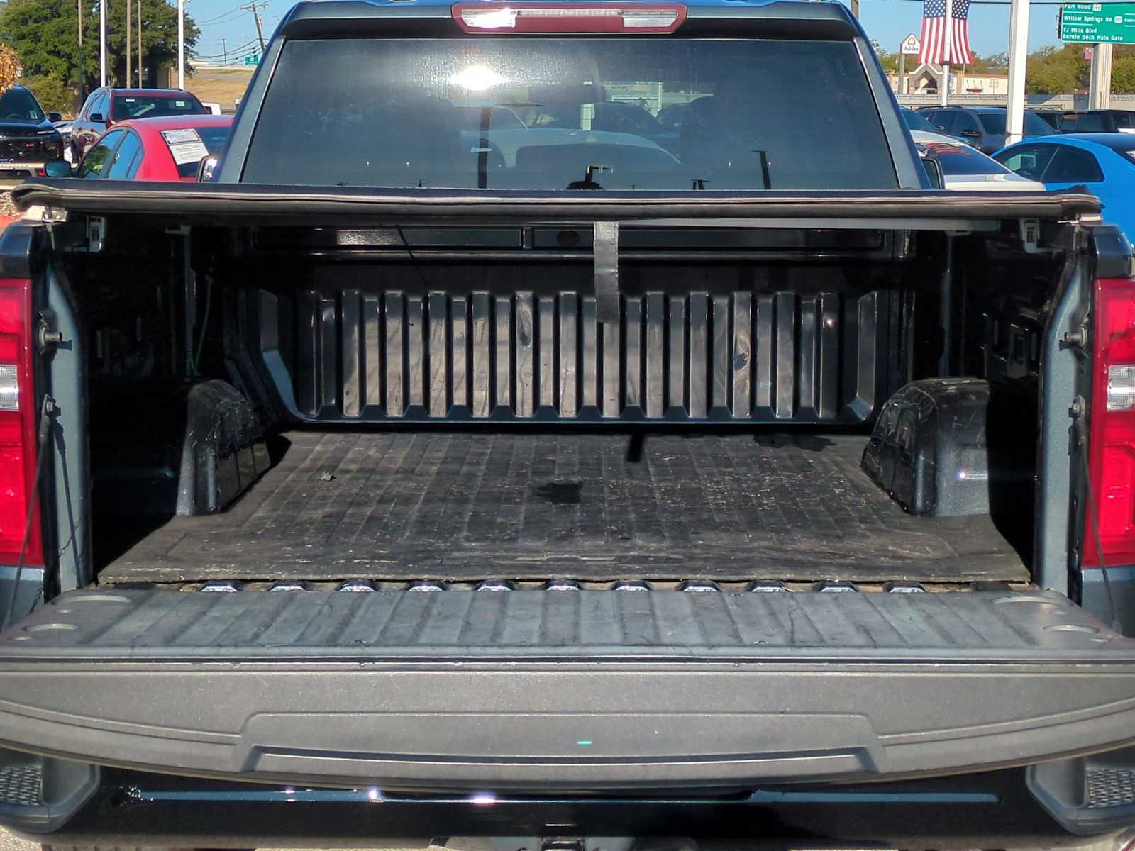 Thumbnail: 2020 Chevrolet Silverado 1500 - 25