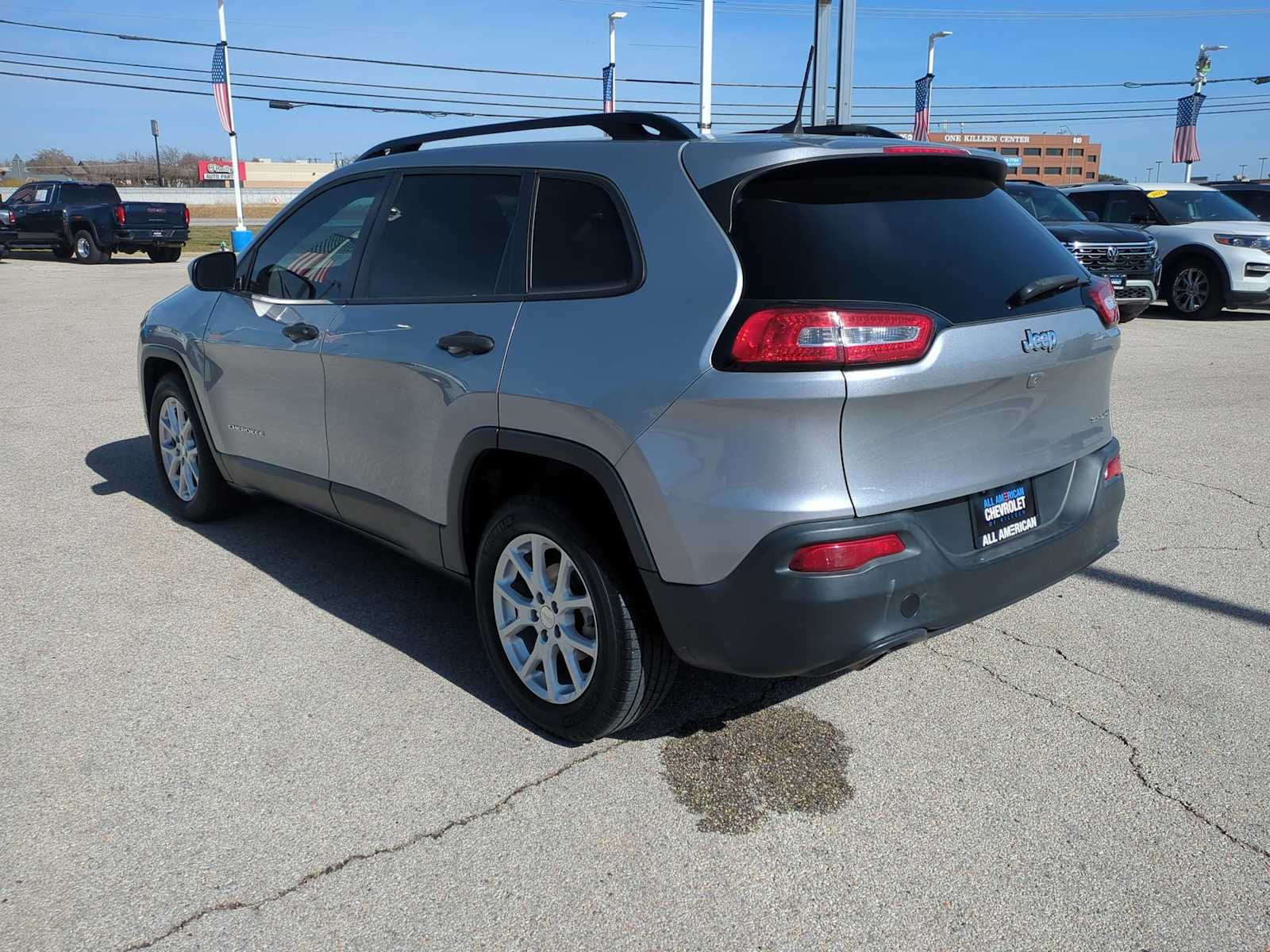 Thumbnail: 2017 Jeep Cherokee - 6