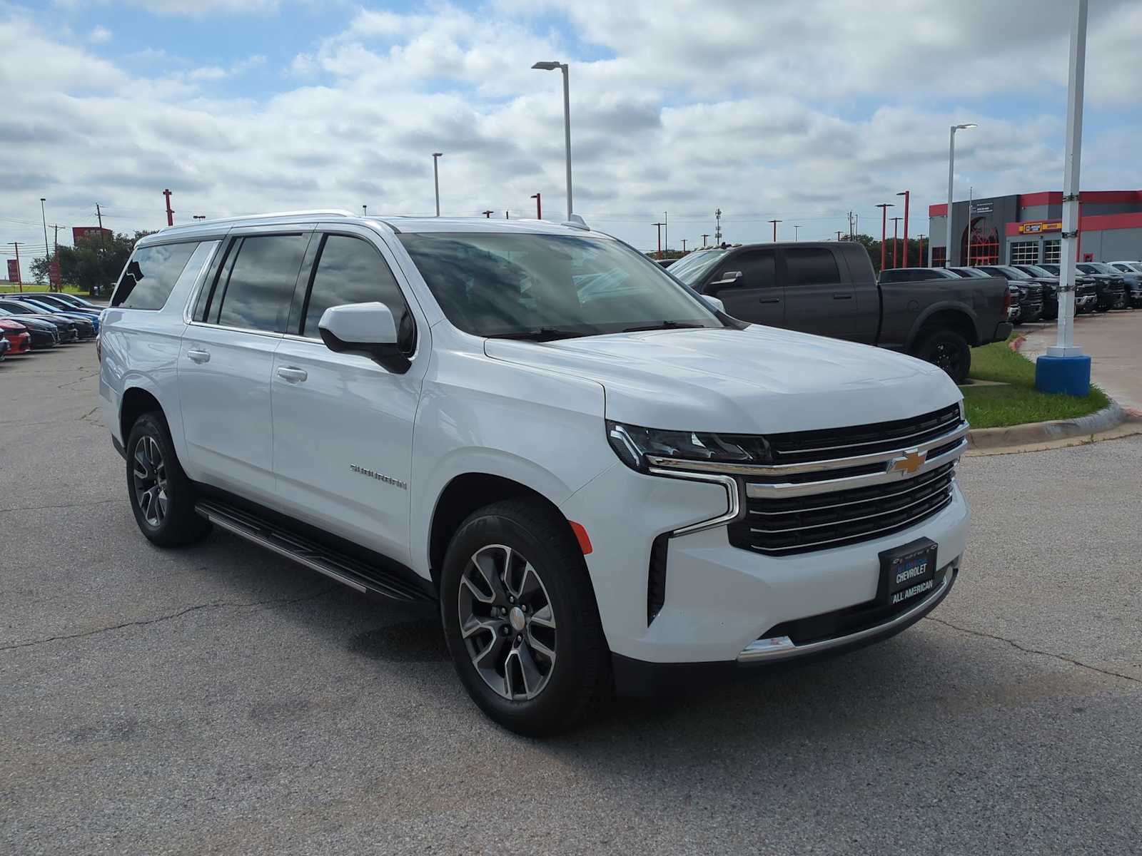2021 Chevrolet Suburban LT 2