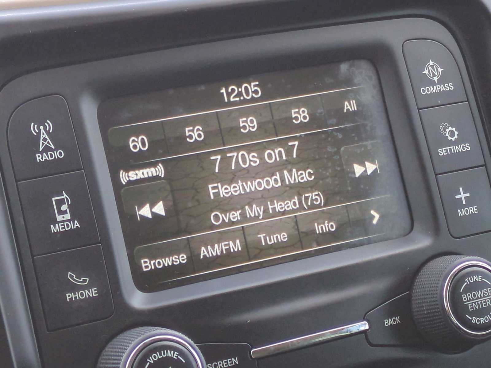 Thumbnail: 2017 Jeep Cherokee - 13