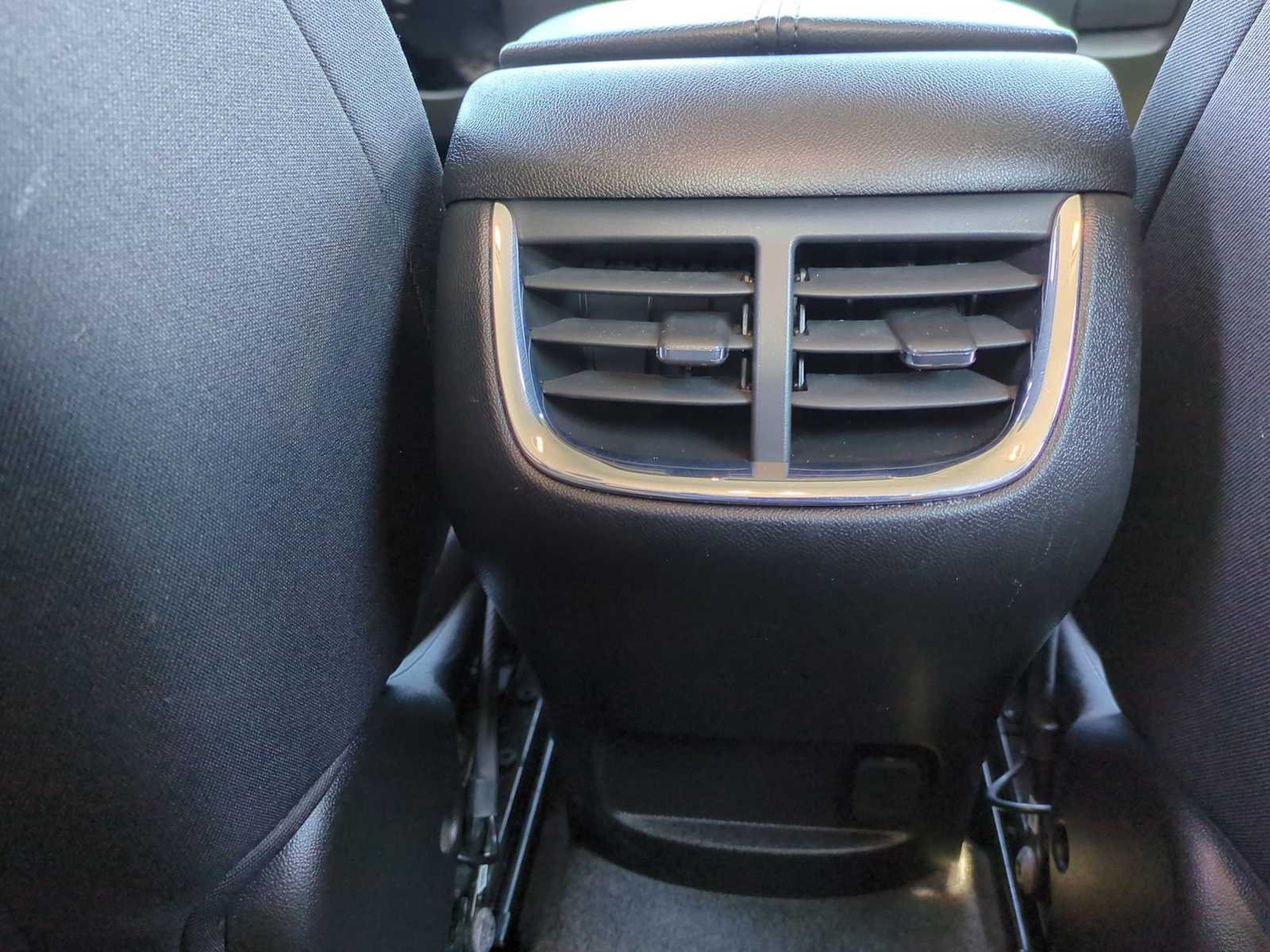 Thumbnail: 2023 Chevrolet Malibu - 21