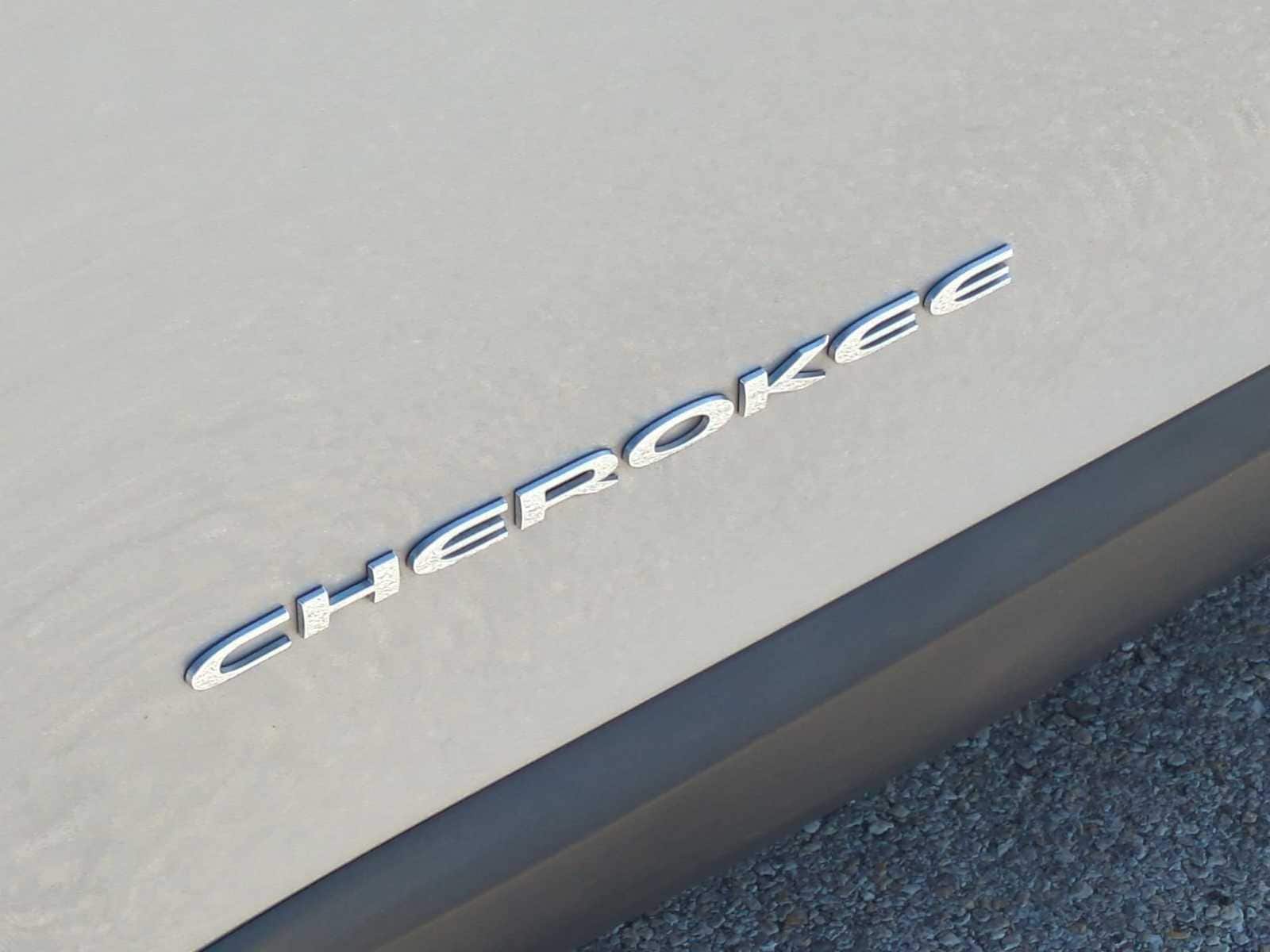 Thumbnail: 2017 Jeep Cherokee - 30