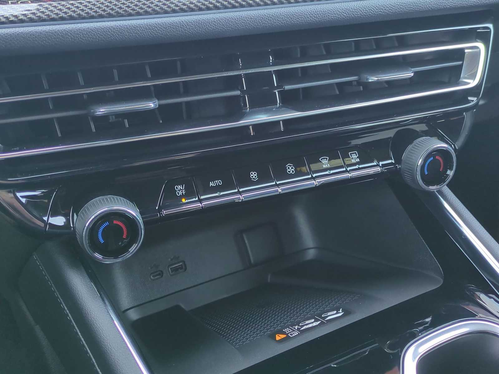 Thumbnail: 2026 Chevrolet Traverse - 18