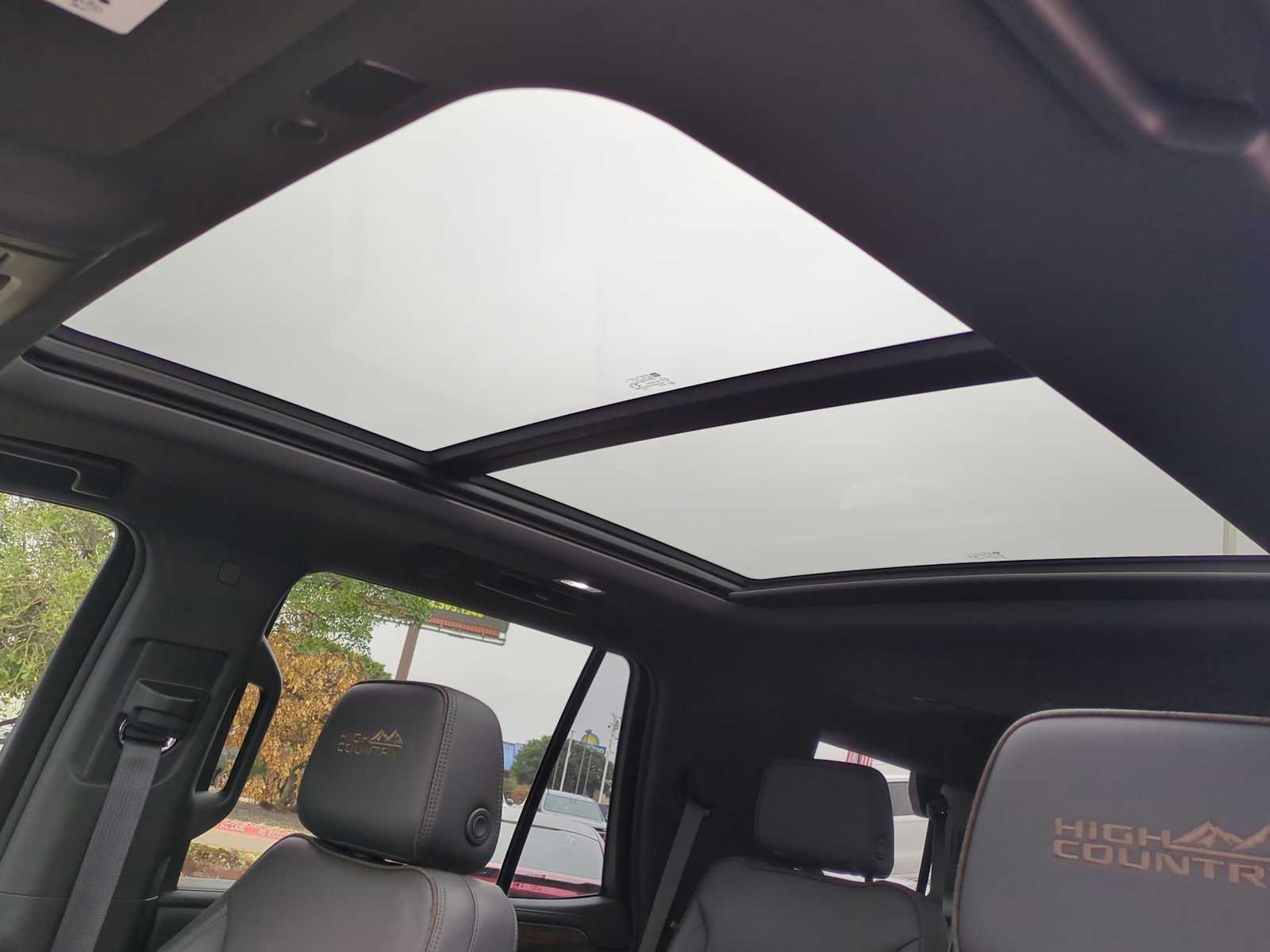 Thumbnail: 2022 Chevrolet Tahoe - 19