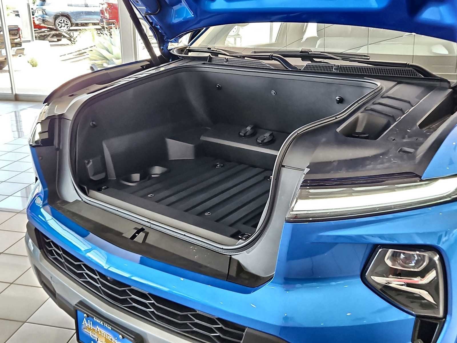 Thumbnail: 2025 Chevrolet Silverado EV - 19