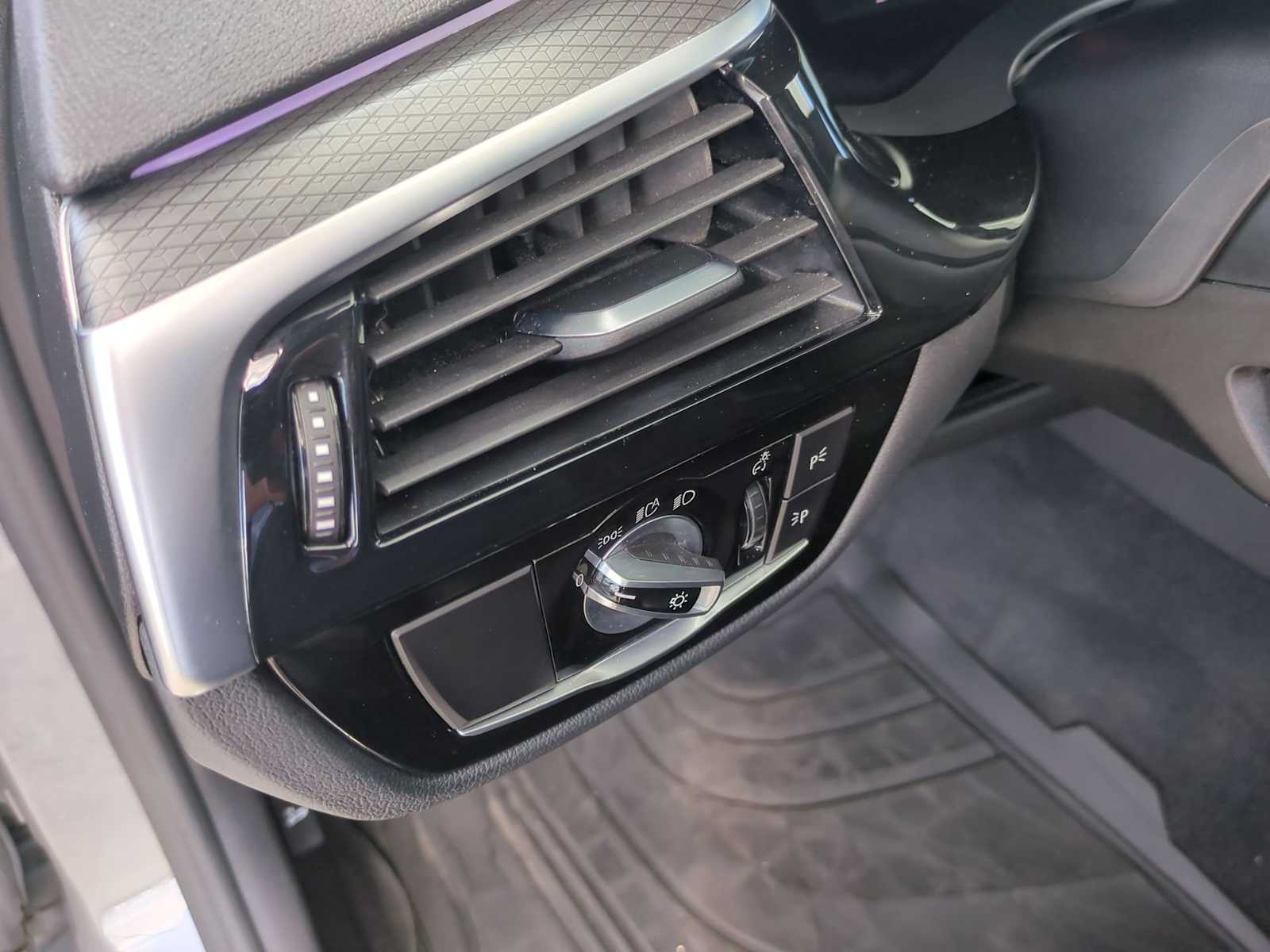 Thumbnail: 2021 BMW 5 Series - 35