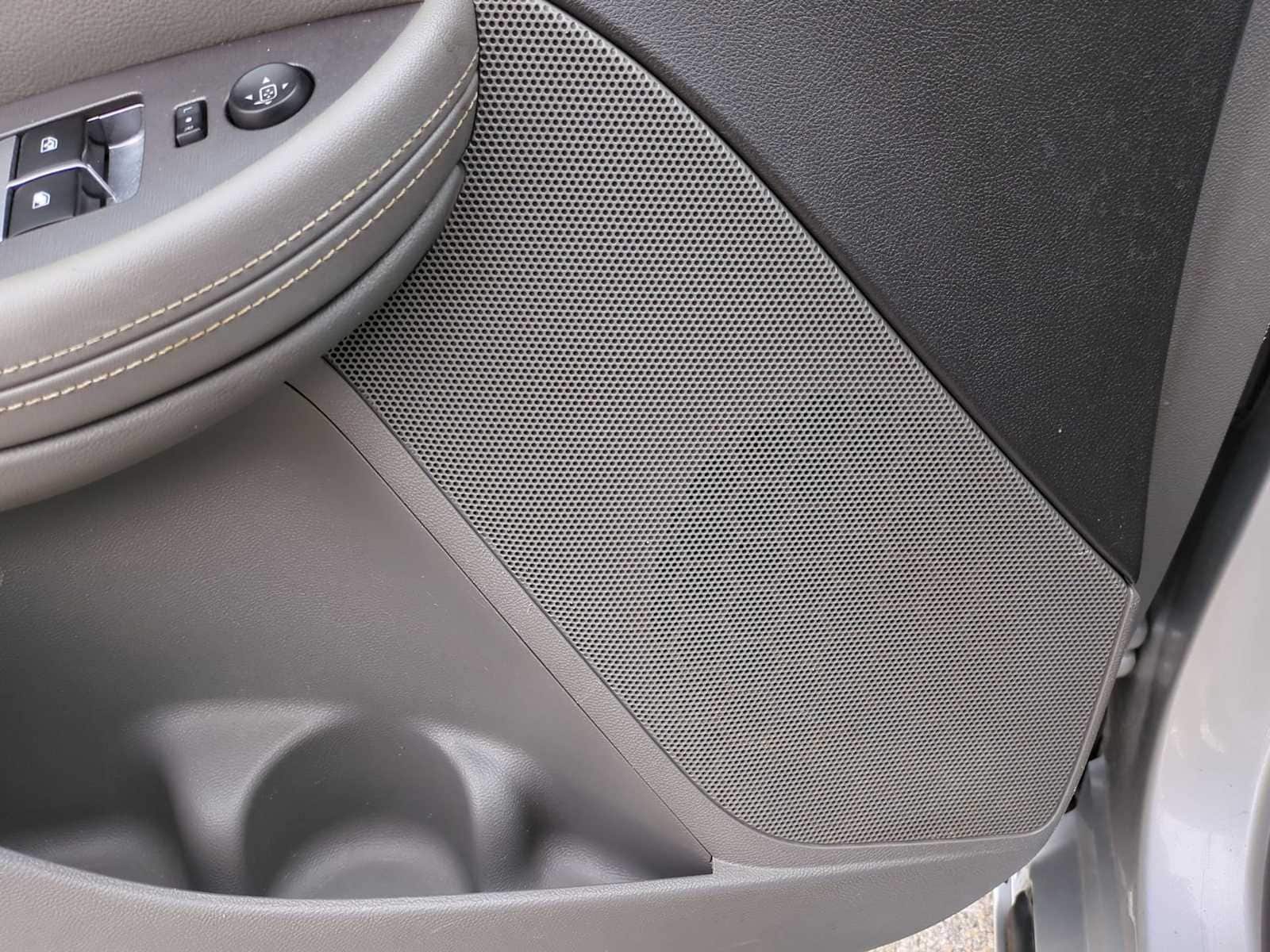 Thumbnail: 2014 Chevrolet Impala - 21