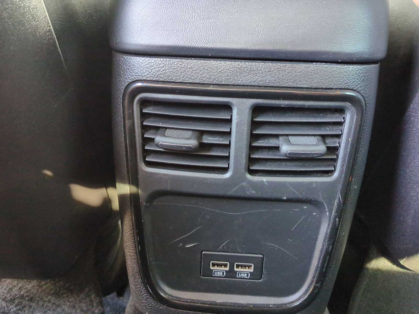 Thumbnail: 2022 Chrysler 300 - 22