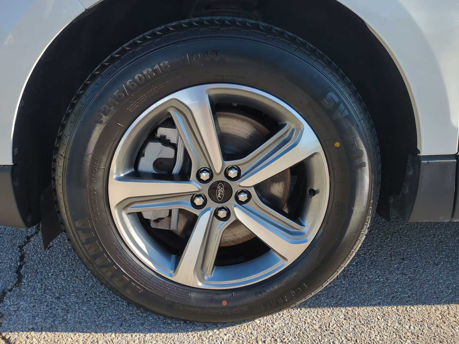 Thumbnail: 2023 Ford Edge - 32