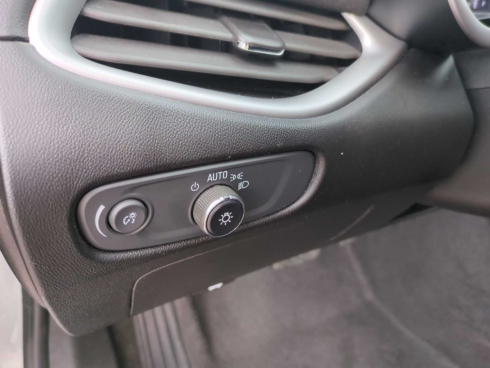 Thumbnail: 2024 Chevrolet Malibu - 36