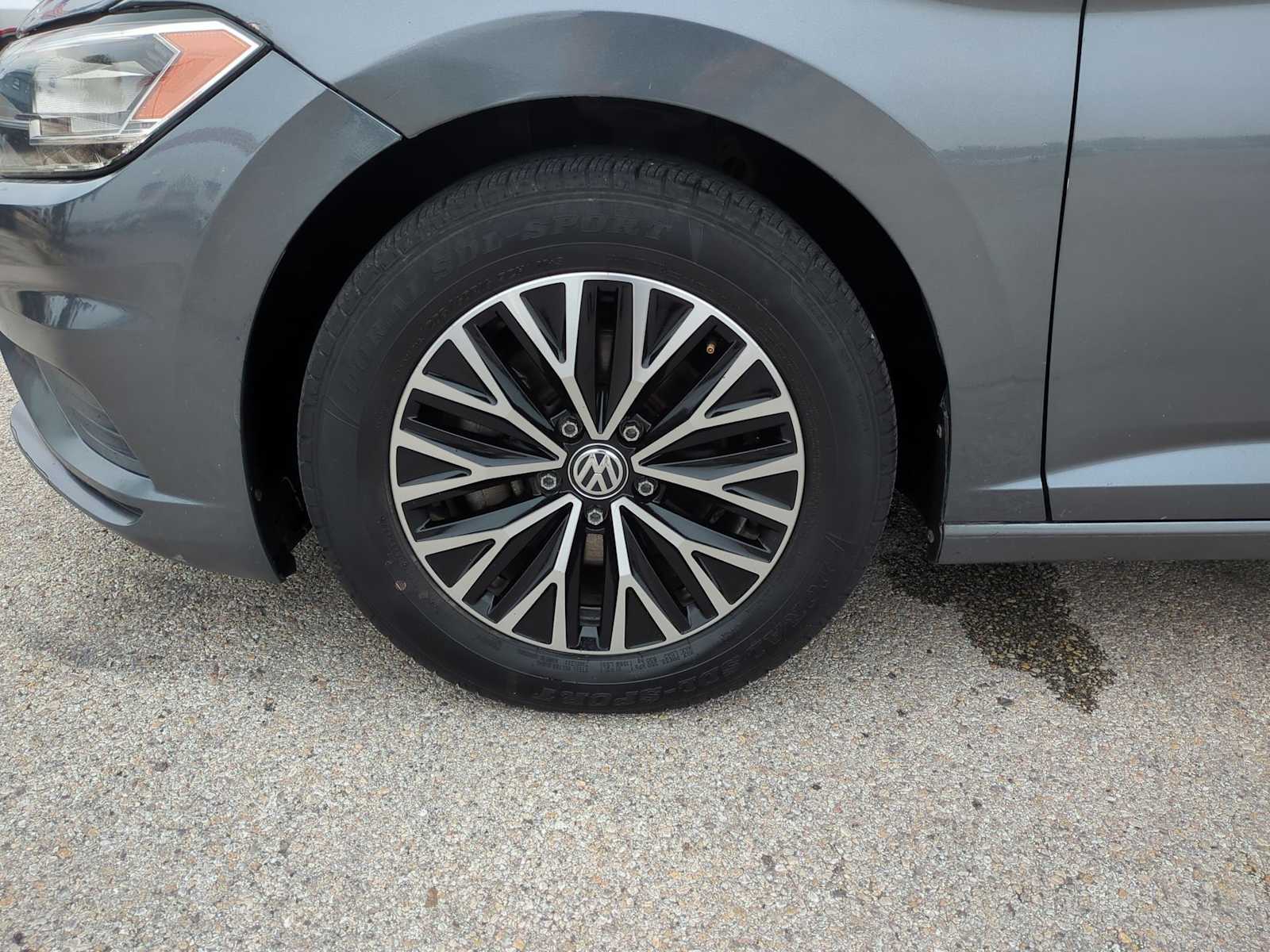 Thumbnail: 2019 Volkswagen Jetta - 32