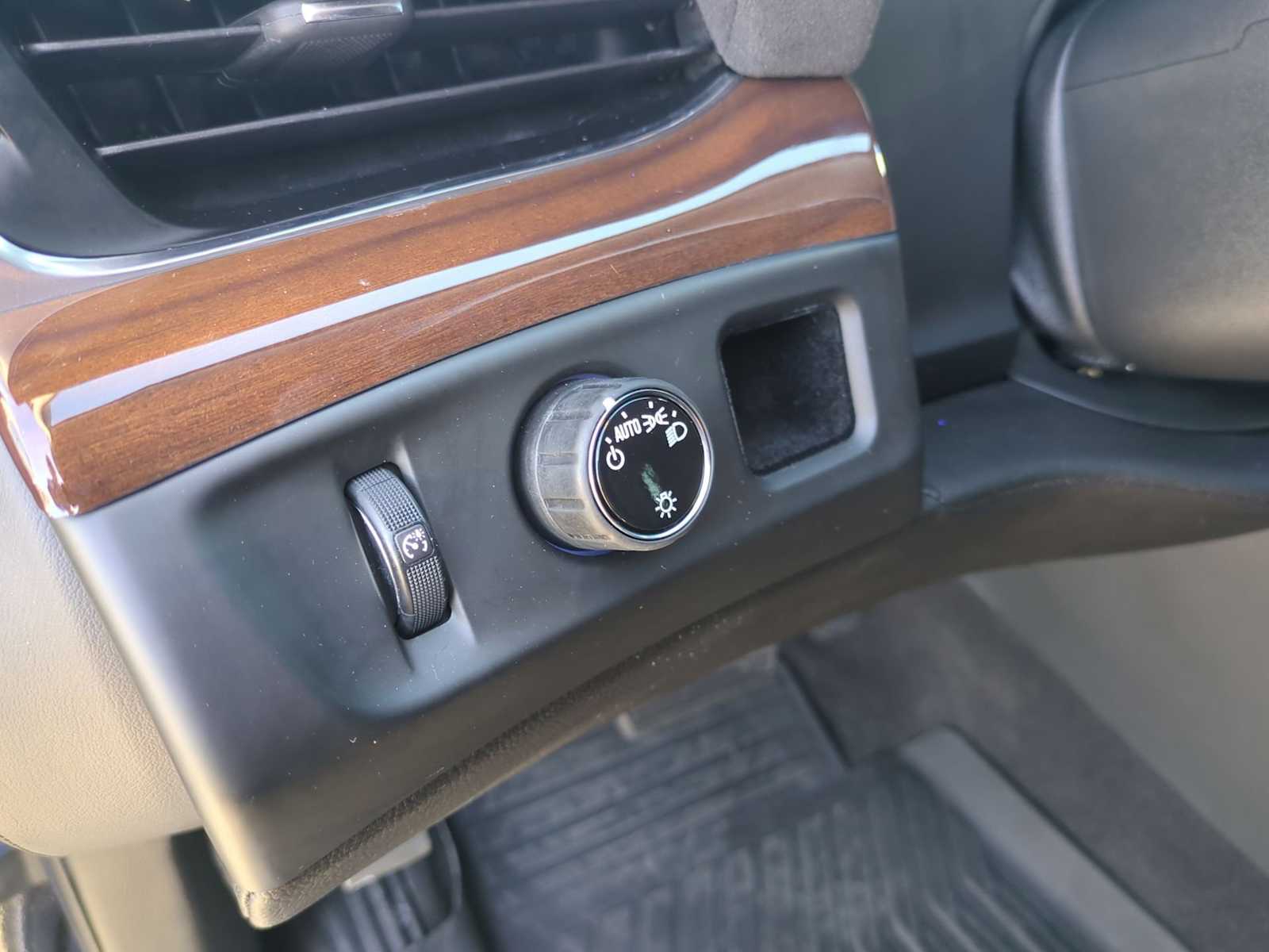 Thumbnail: 2020 Cadillac Escalade - 36