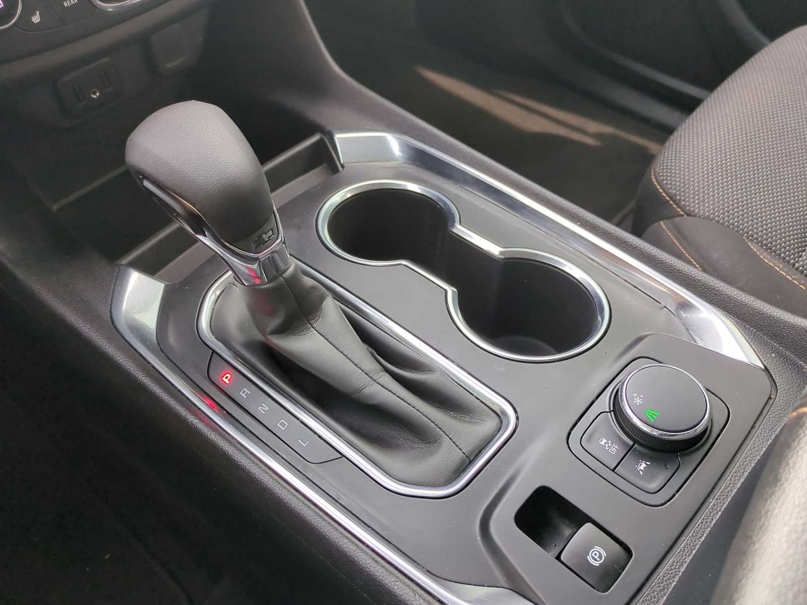 Thumbnail: 2021 Chevrolet Traverse - 16