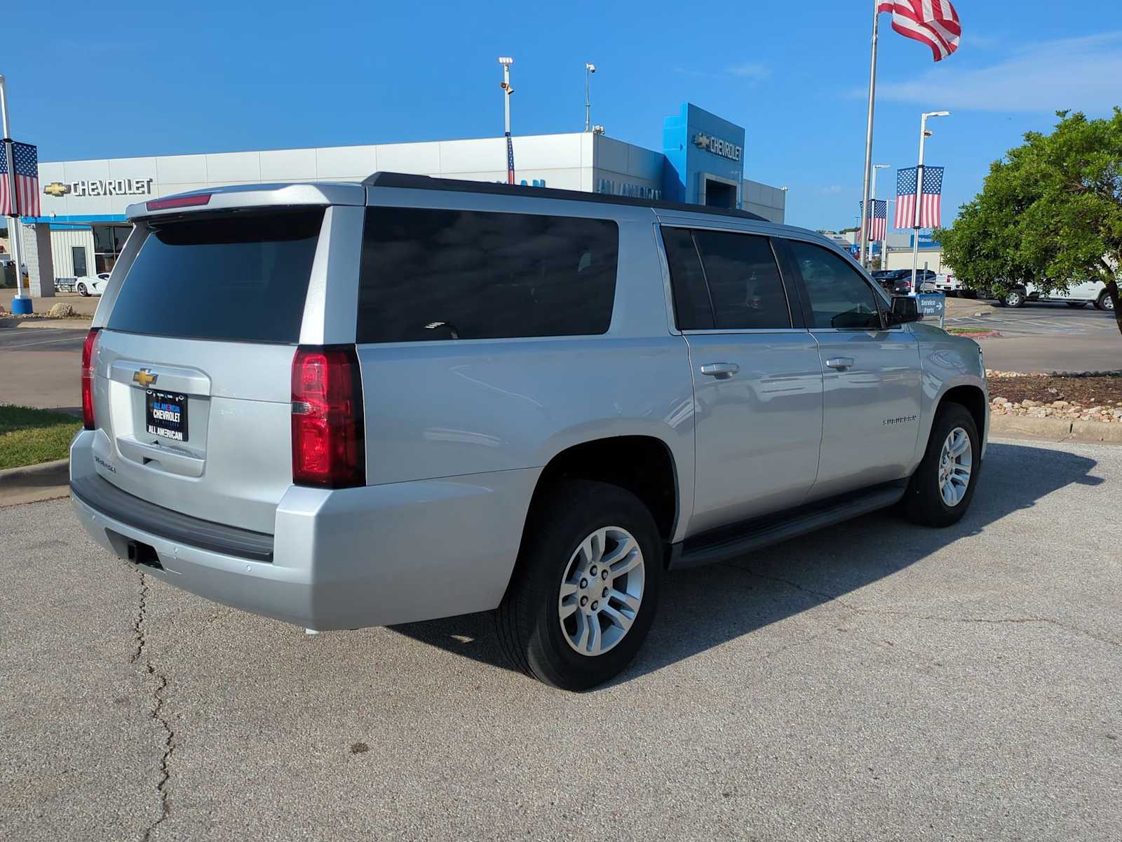 Thumbnail: 2019 Chevrolet Suburban - 8