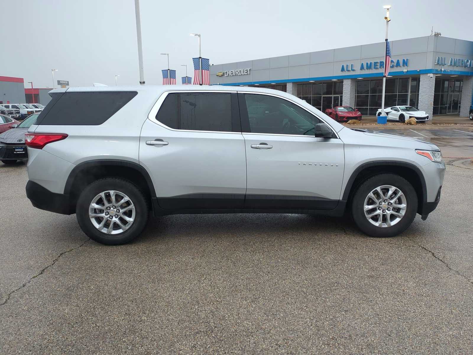 Thumbnail: 2021 Chevrolet Traverse - 8