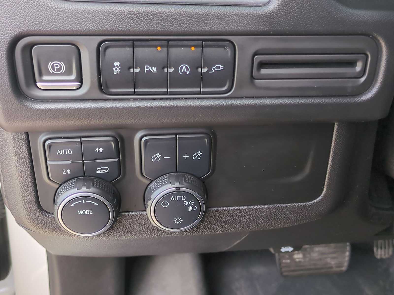 Thumbnail: 2021 Chevrolet Tahoe - 36