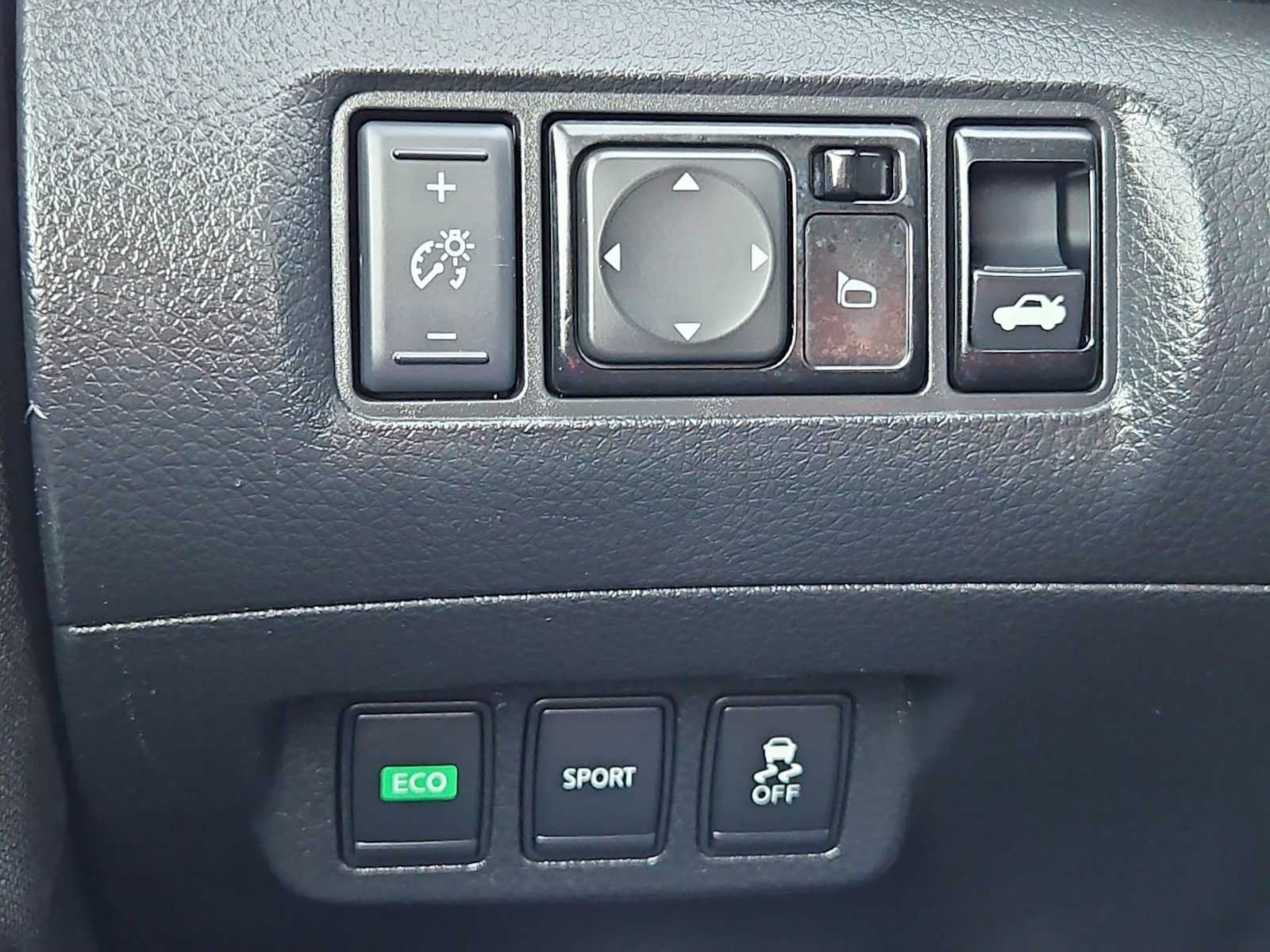 Thumbnail: 2014 Nissan Sentra - 15