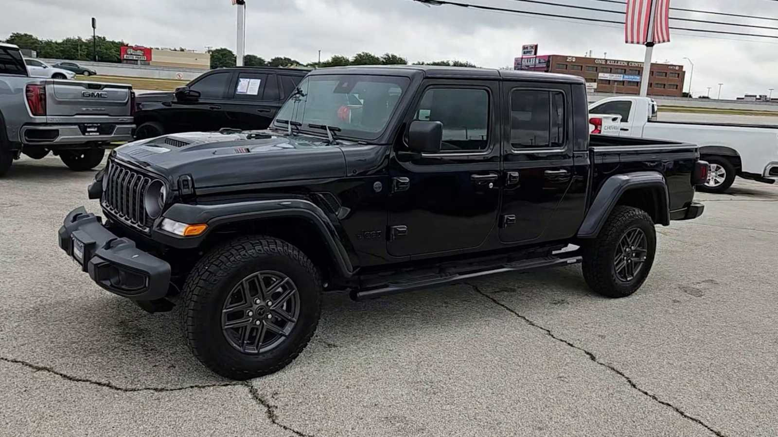 Thumbnail: 2025 Jeep Gladiator - 3