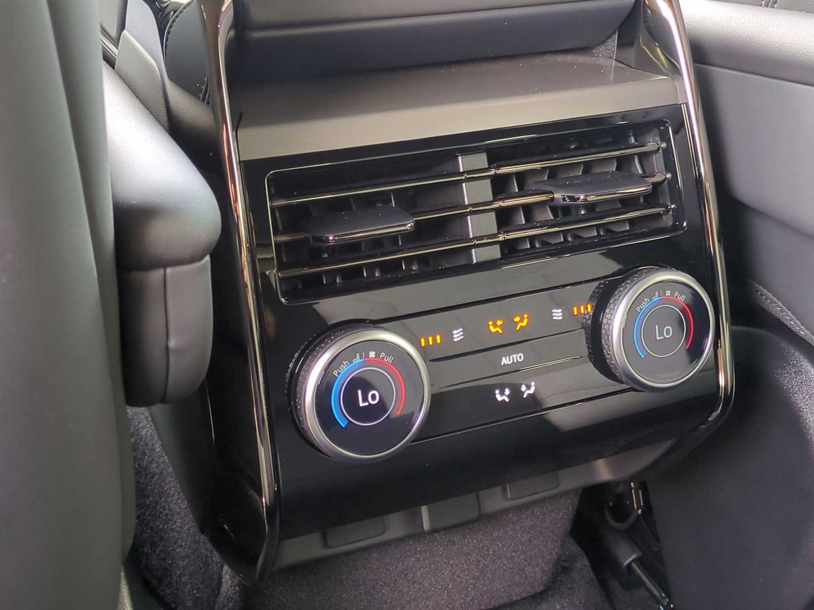 Thumbnail: 2025 Land Rover Range Rover Sport - 21