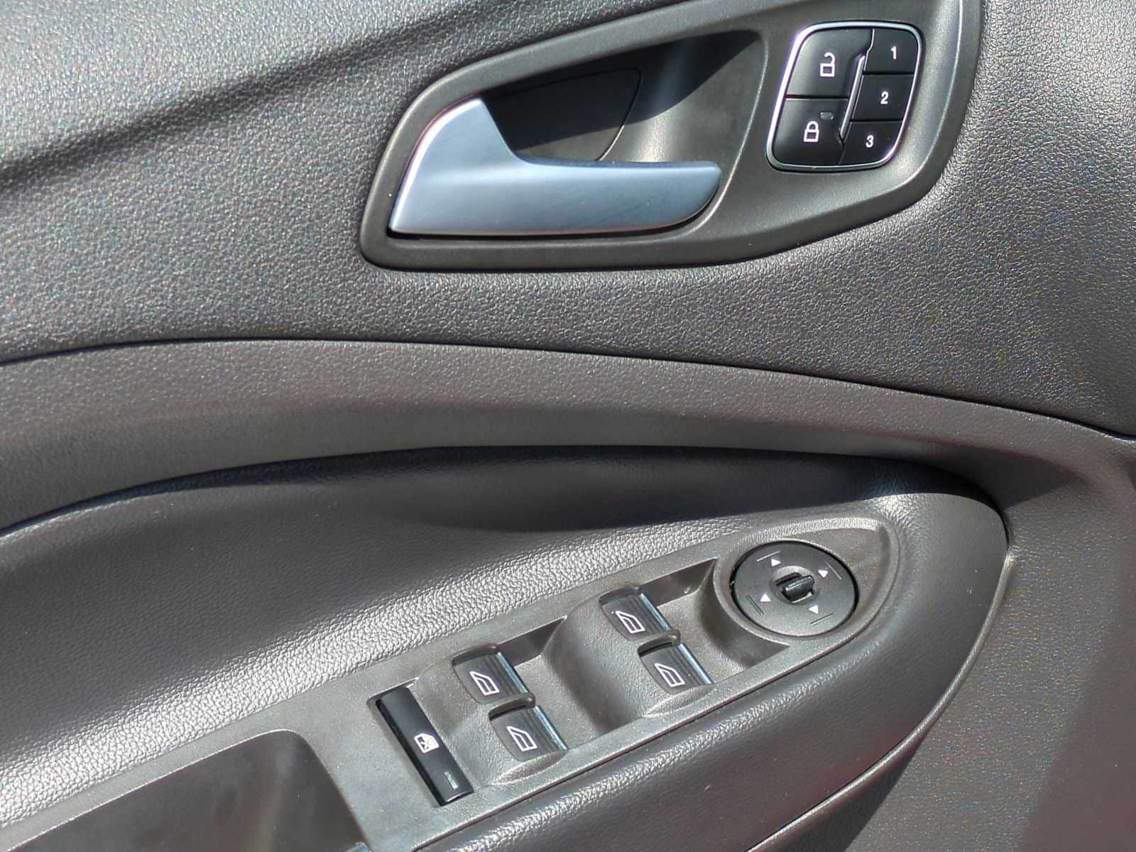 Thumbnail: 2018 Ford Escape - 24
