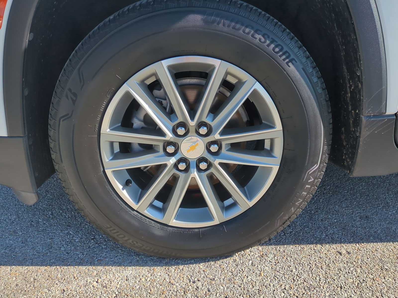 Thumbnail: 2023 Chevrolet Traverse - 33