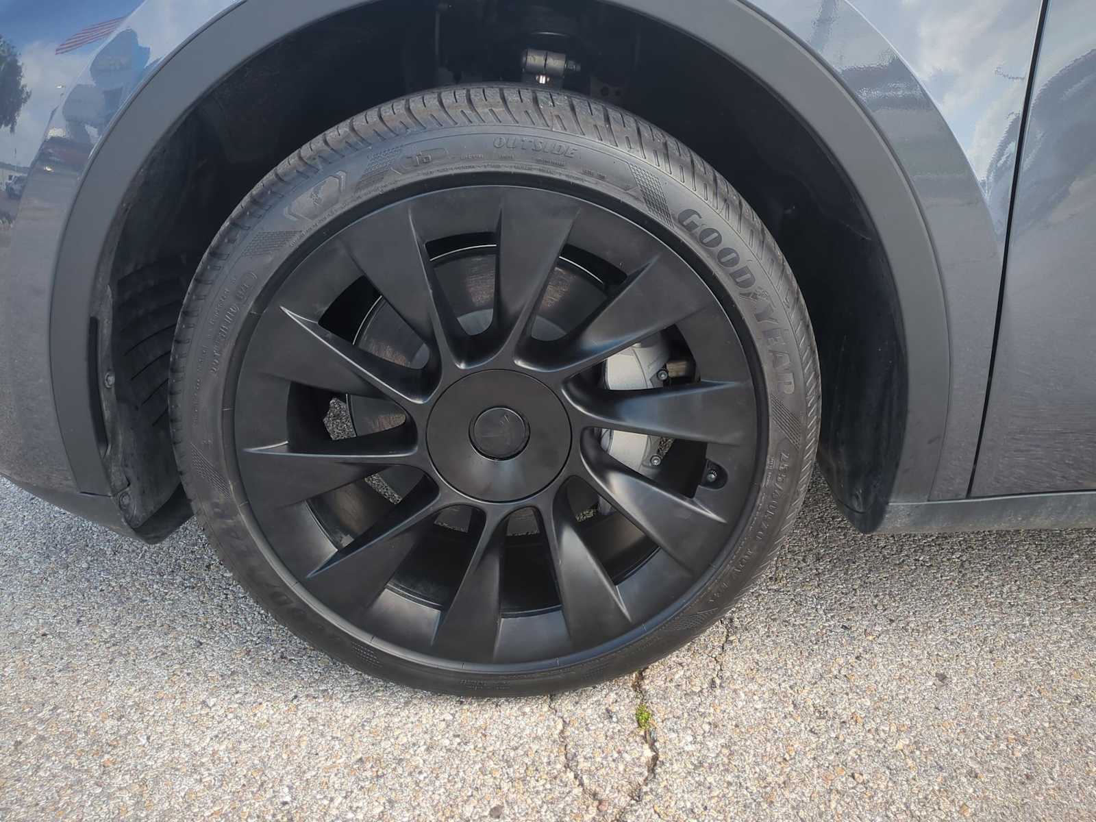 Thumbnail: 2023 Tesla Model Y - 31