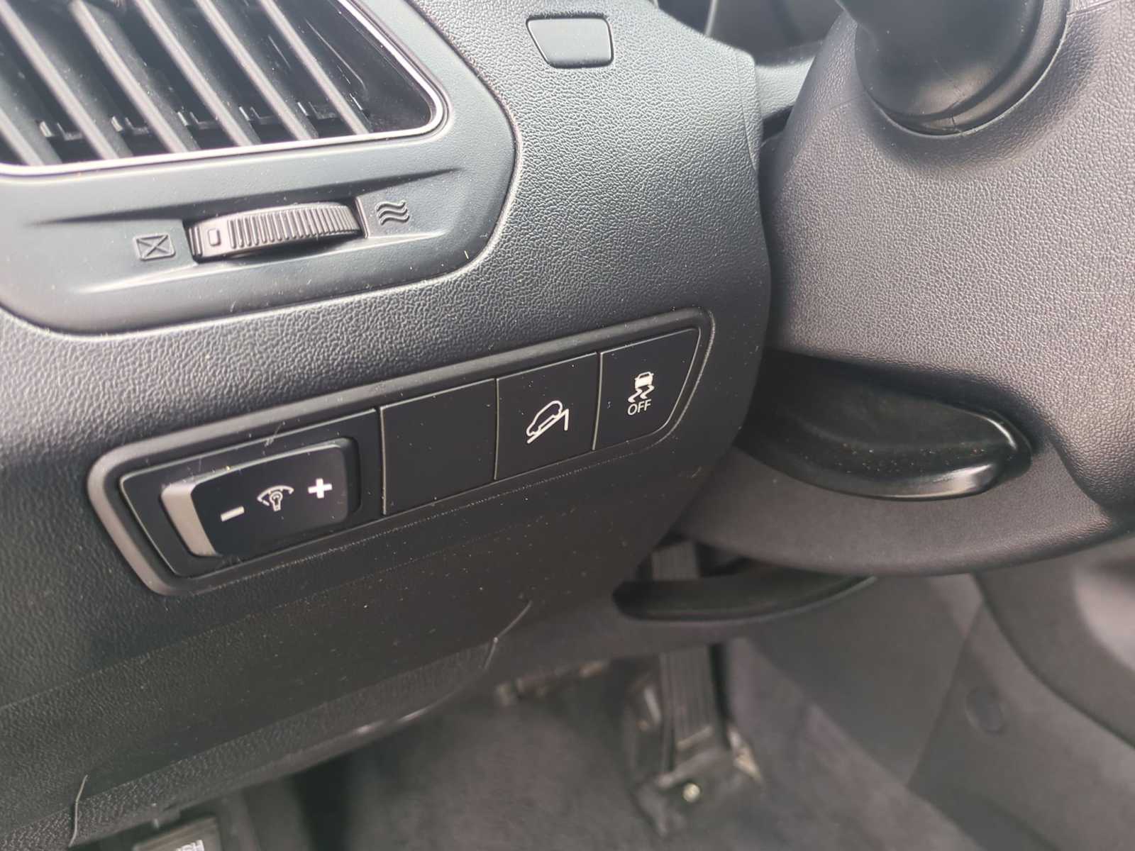 Thumbnail: 2015 Hyundai Tucson - 33